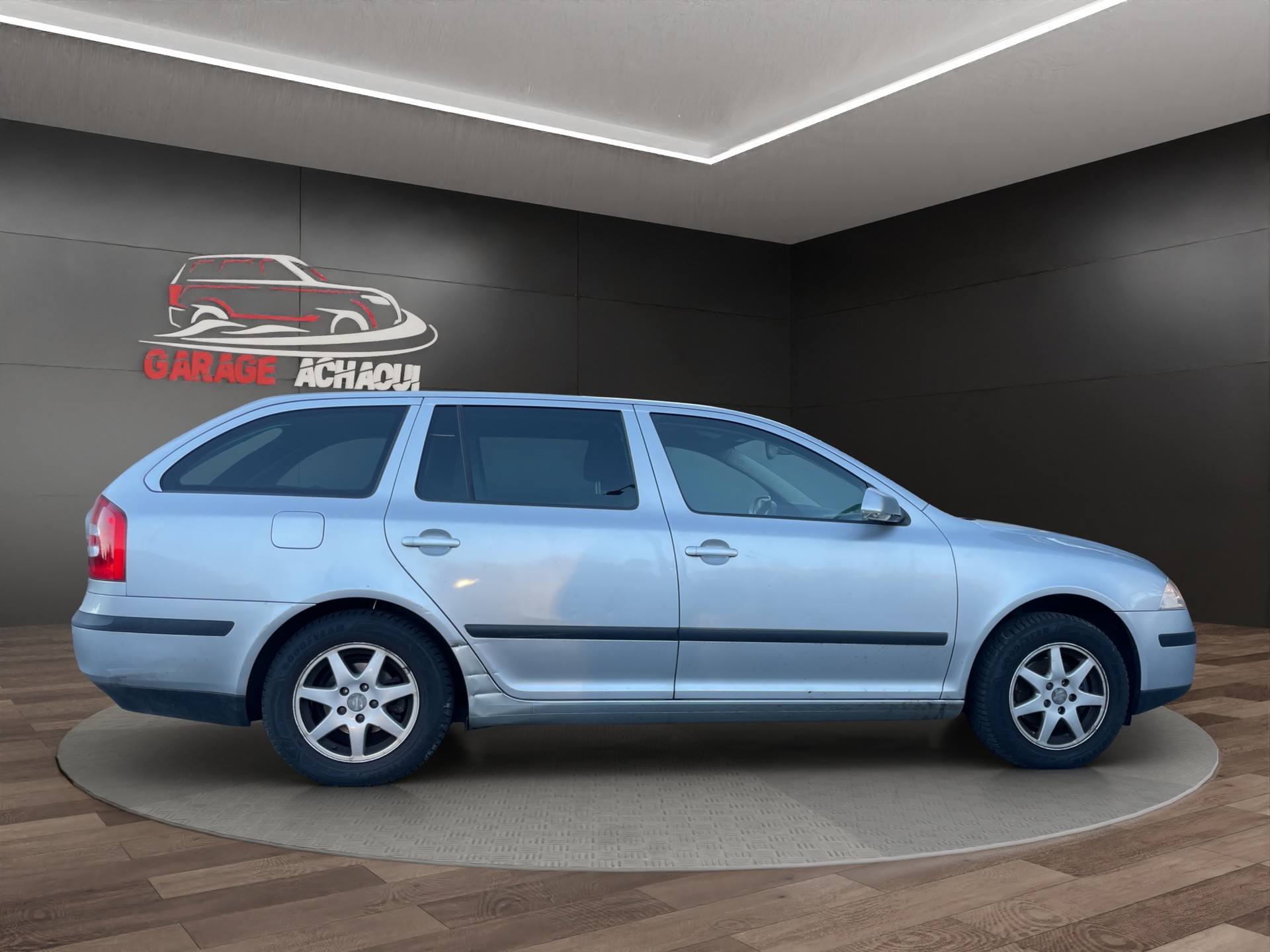 SKODA Octavia 2.0 FSI Elegance Tiptronic-image-6