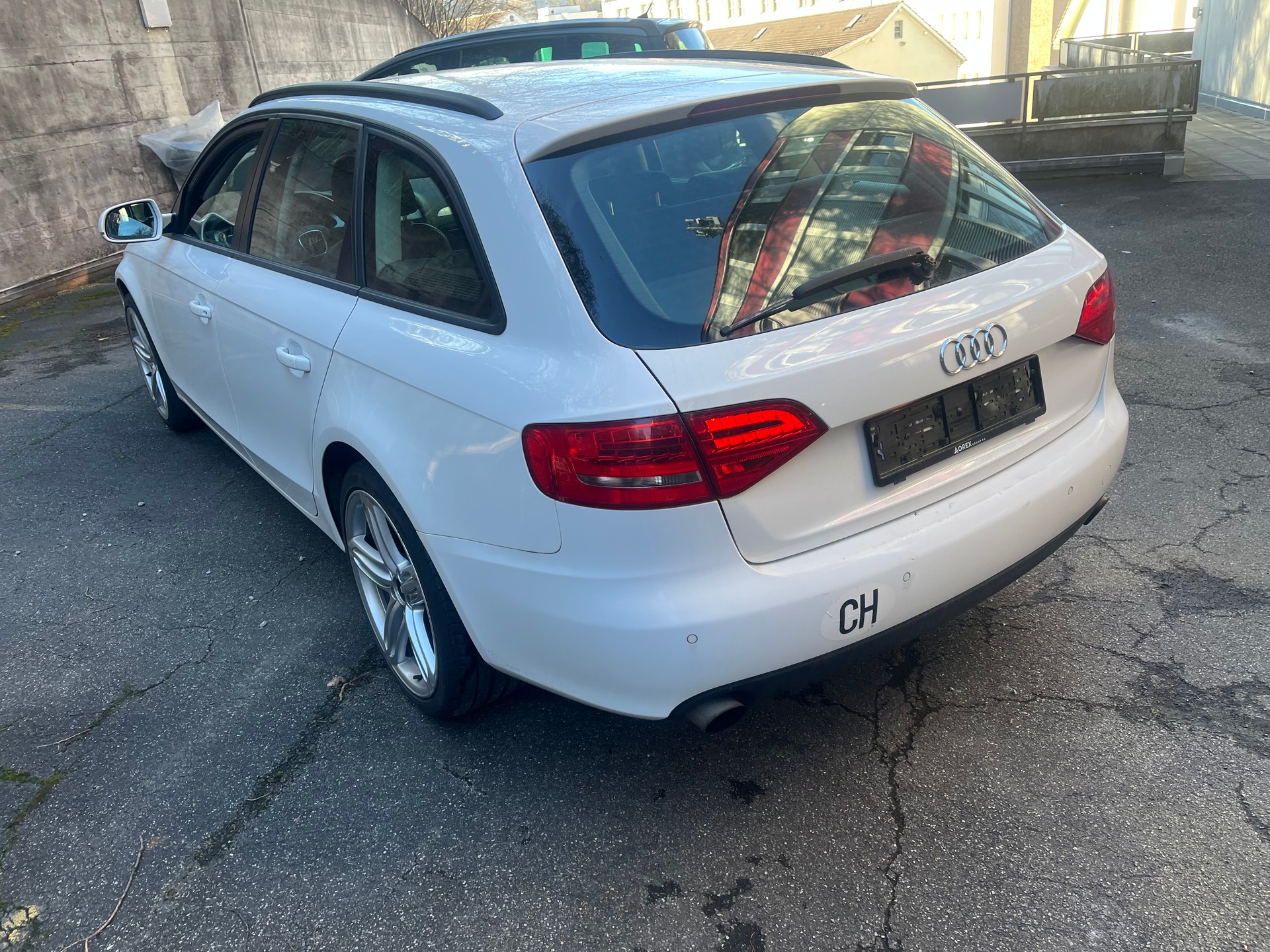 AUDI A4 Avant 2.0 TFSI quattro S-tronic-image-3
