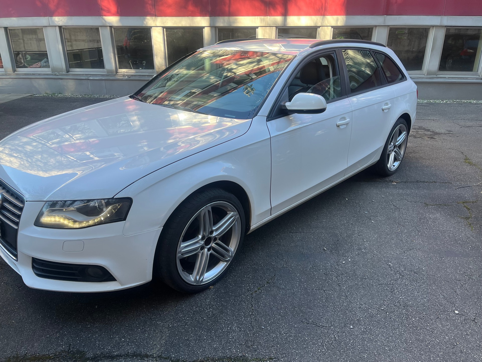 AUDI A4 Avant 2.0 TFSI quattro S-tronic-image-1