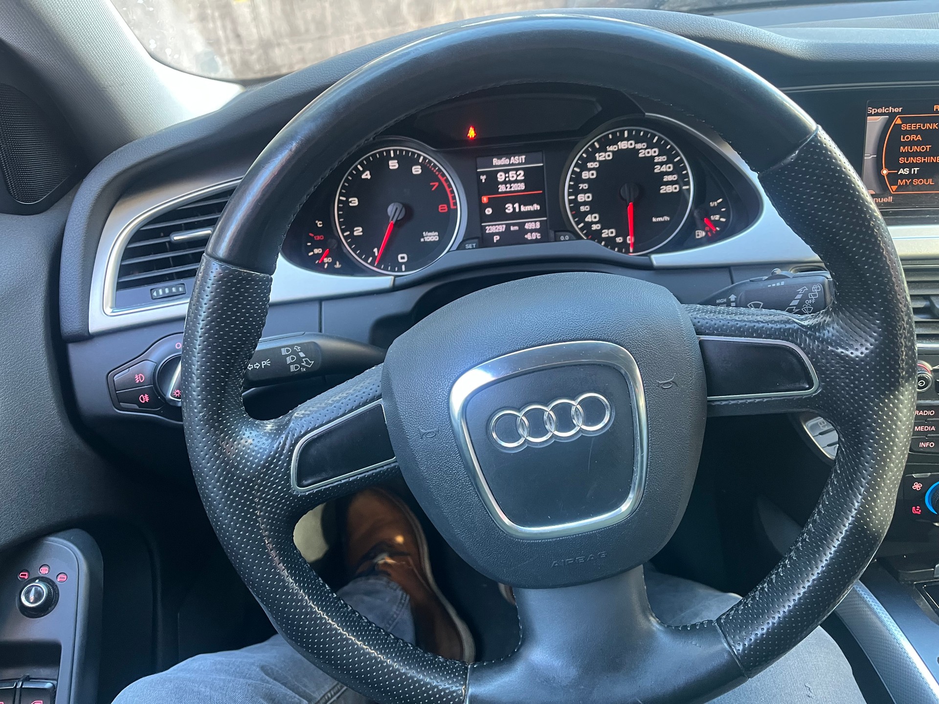 AUDI A4 Avant 2.0 TFSI quattro S-tronic-image-7