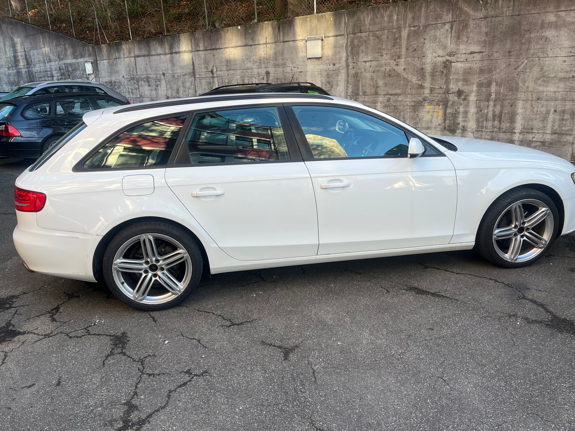 AUDI A4 Avant 2.0 TFSI quattro S-tronic-image-5