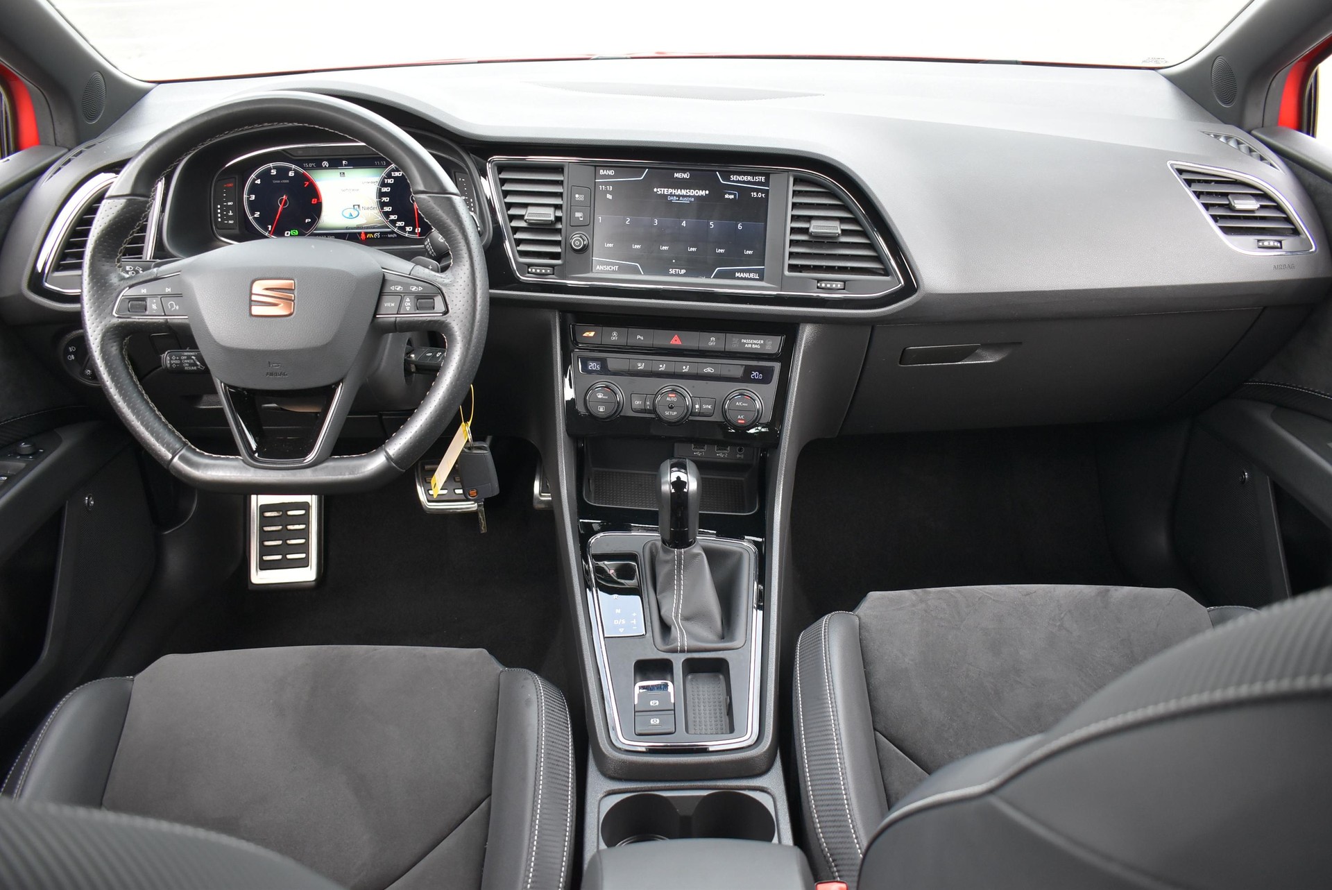SEAT Leon ST 2.0 TSI 300 Cupra 4Drive DSG-image-8
