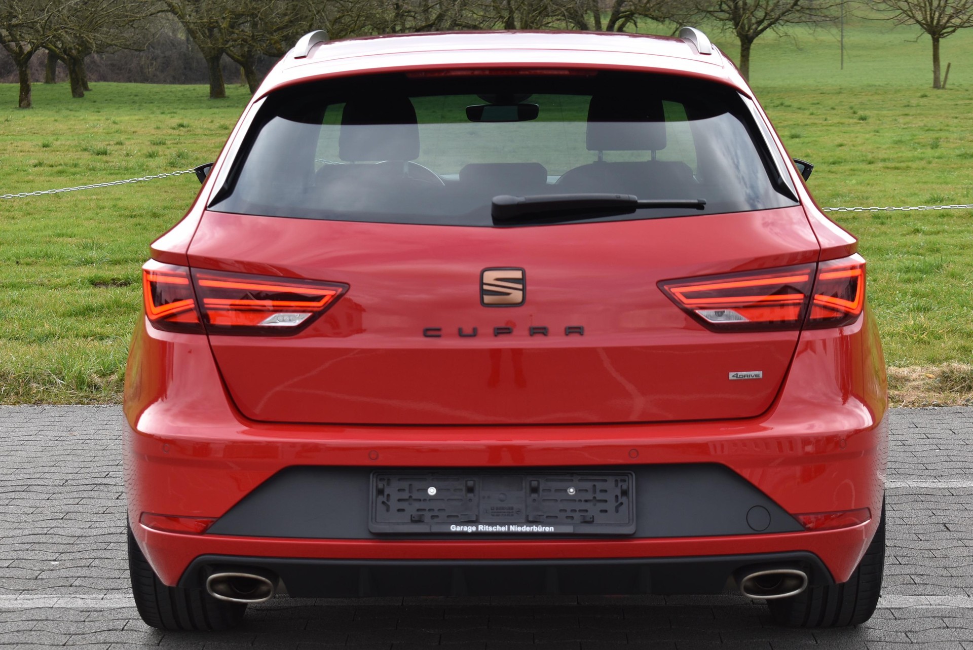 SEAT Leon ST 2.0 TSI 300 Cupra 4Drive DSG-image-3