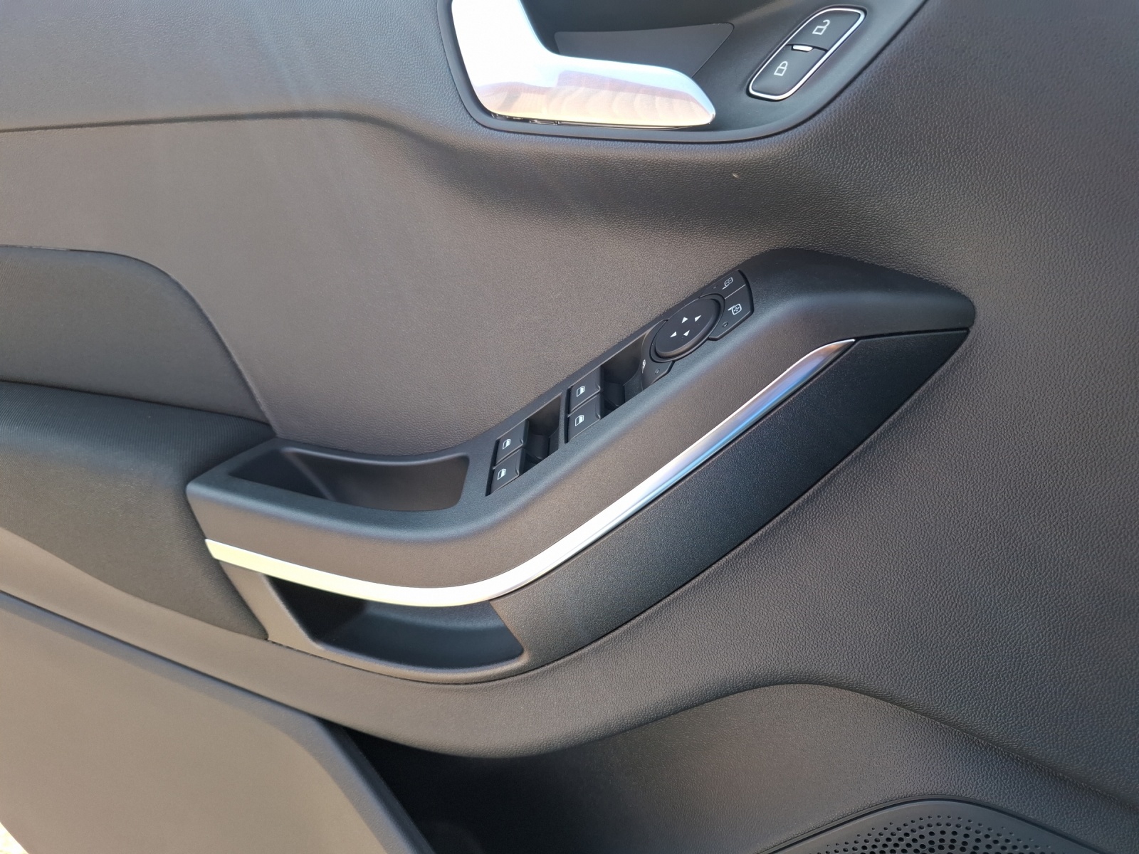 FORD Fiesta 1.0 EcoB Hybrid ST-Line-image-8