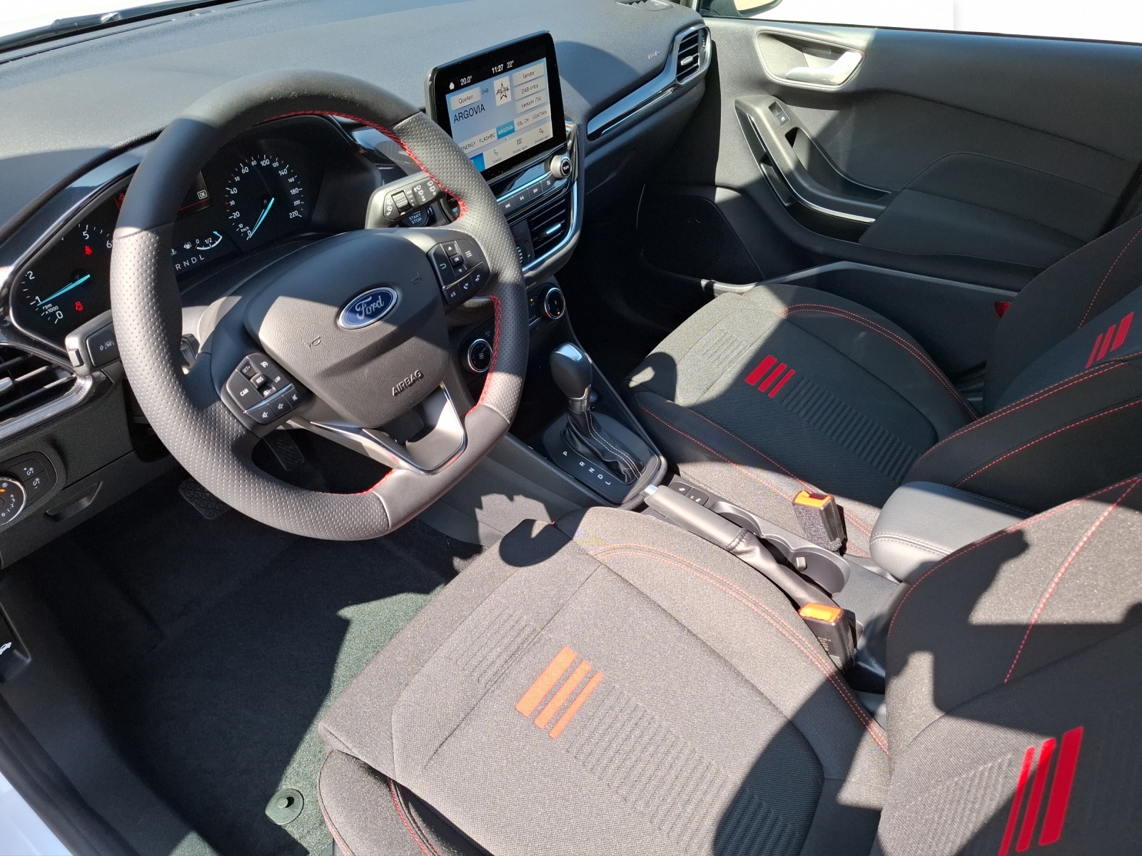 FORD Fiesta 1.0 EcoB Hybrid ST-Line-image-4