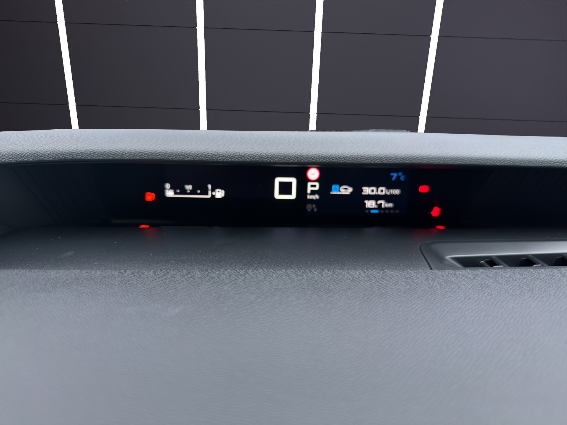 CITROEN C3 1.2 MHEV Plus DCS6-image-8