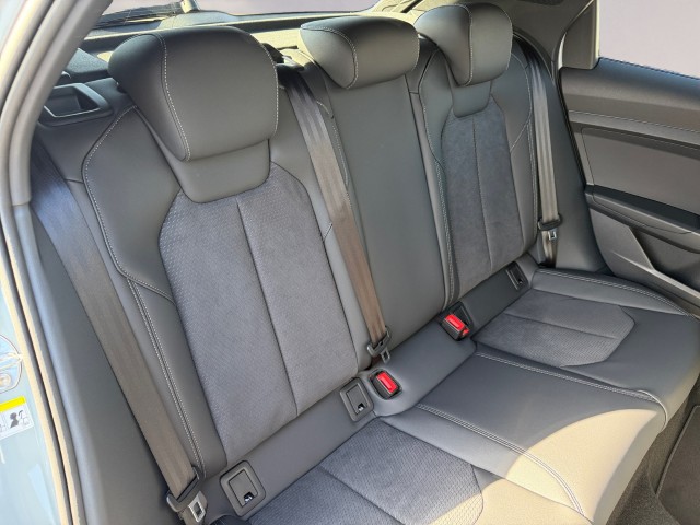 AUDI A1 Sportback 35 TFSI S Line S-tronic-image-17