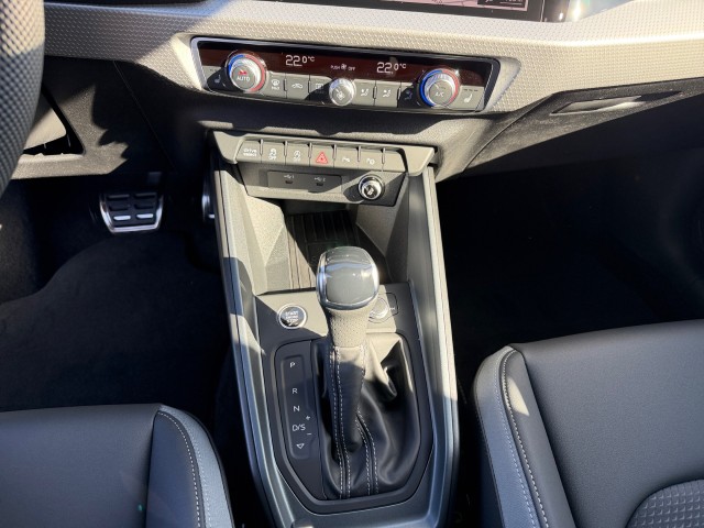 AUDI A1 Sportback 35 TFSI S Line S-tronic-image-14