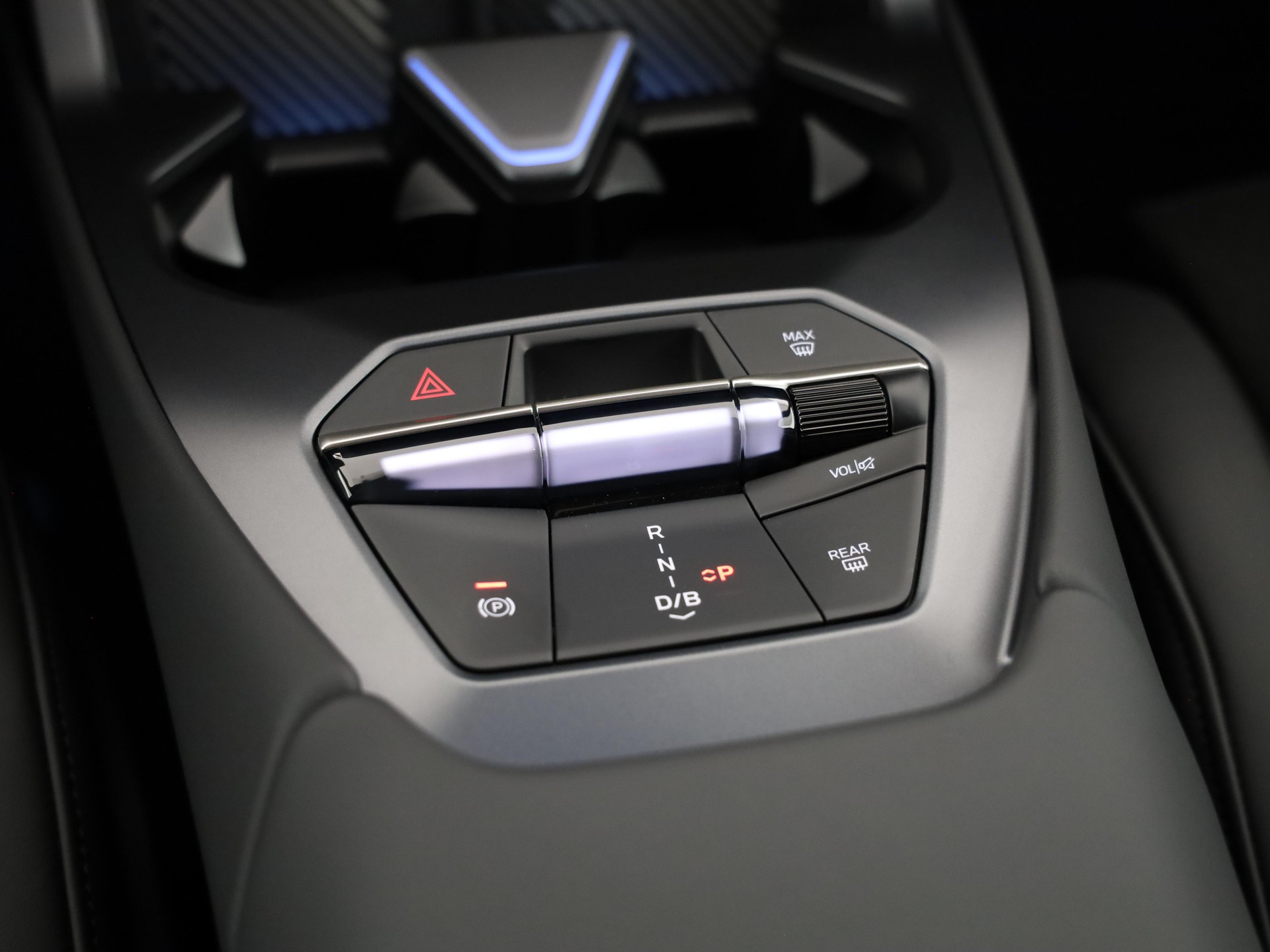 BMW iX3 50 xDrive-image-19