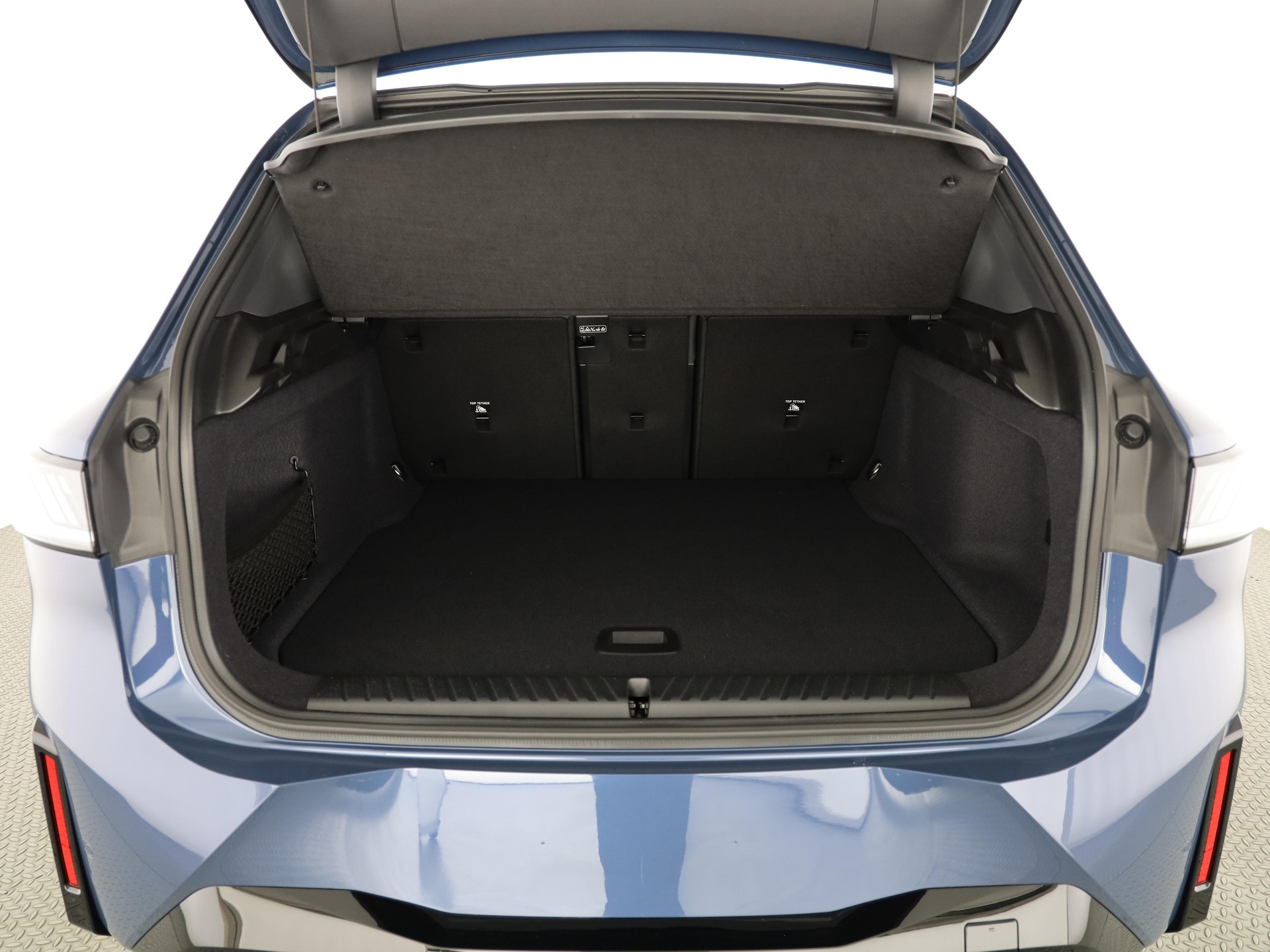 BMW iX3 50 xDrive-image-6