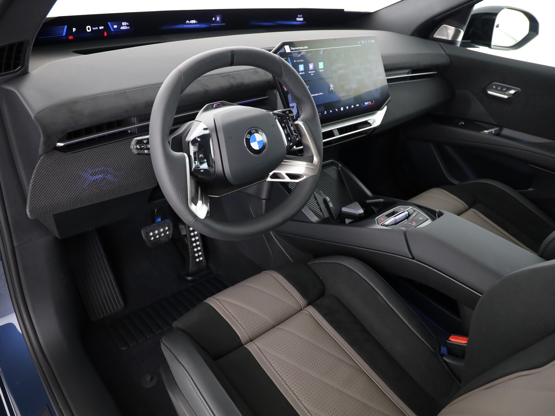 BMW iX3 50 xDrive-image-13