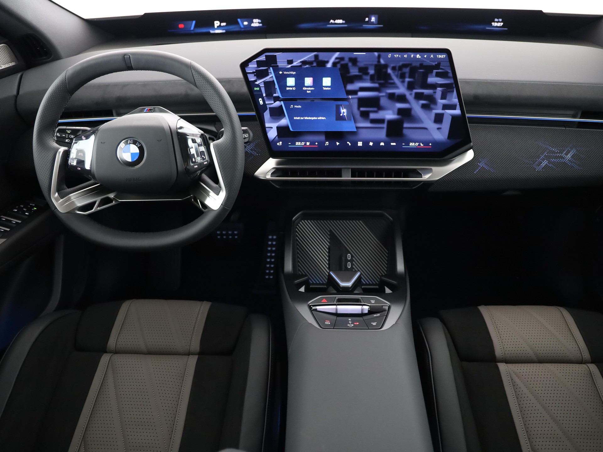 BMW iX3 50 xDrive-image-17
