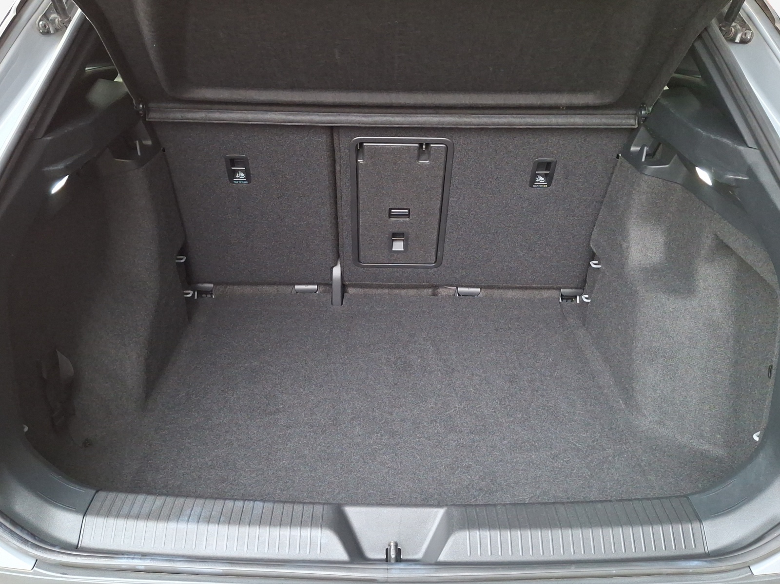 VW ID.4 Pro 77 kWh Life Plus-image-12
