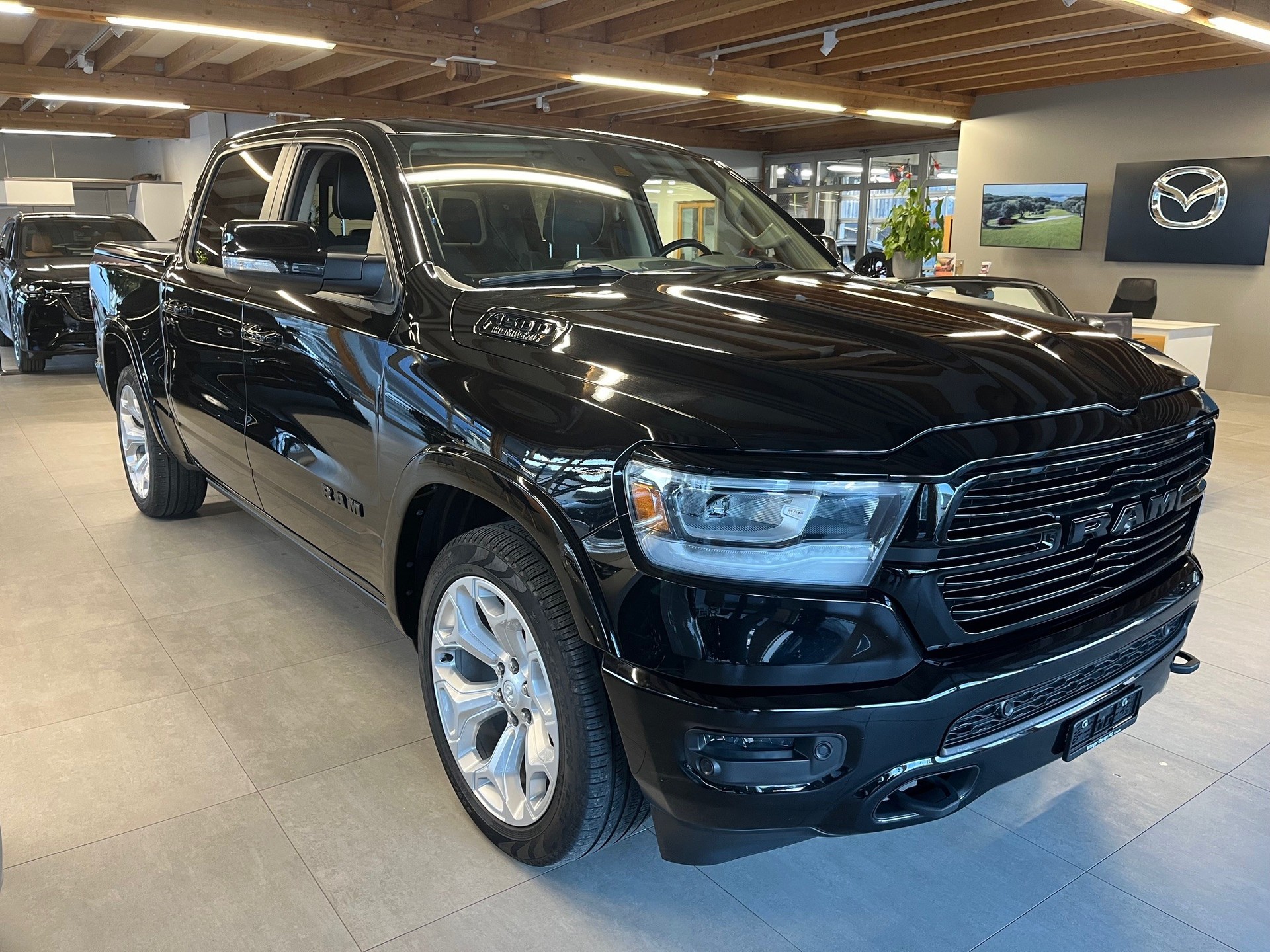 DODGE 1500 CrewCab Laramie-image-0
