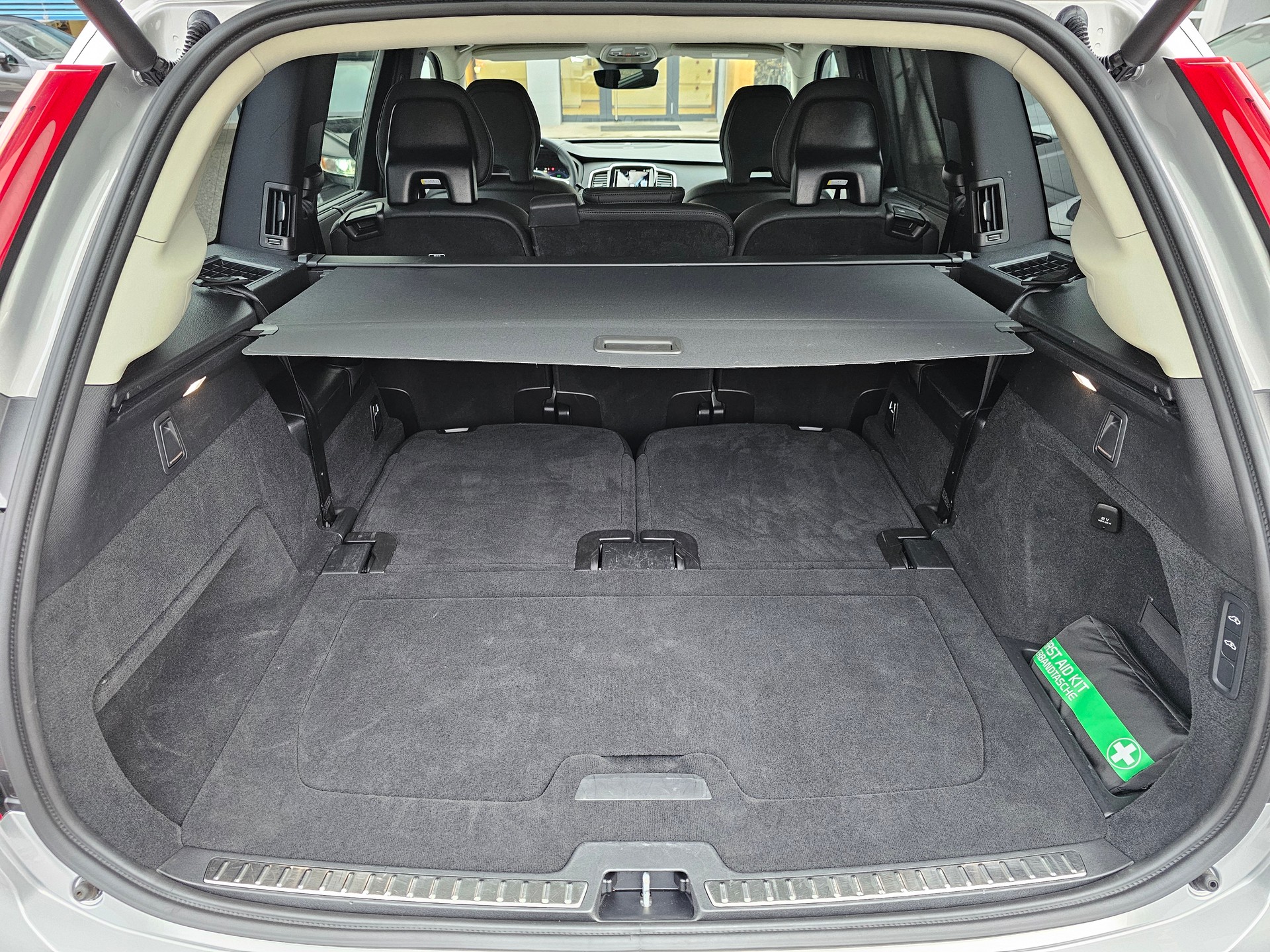 VOLVO XC90 T8 eAWD PluginHybrid Plus Dark Geartronic-image-14