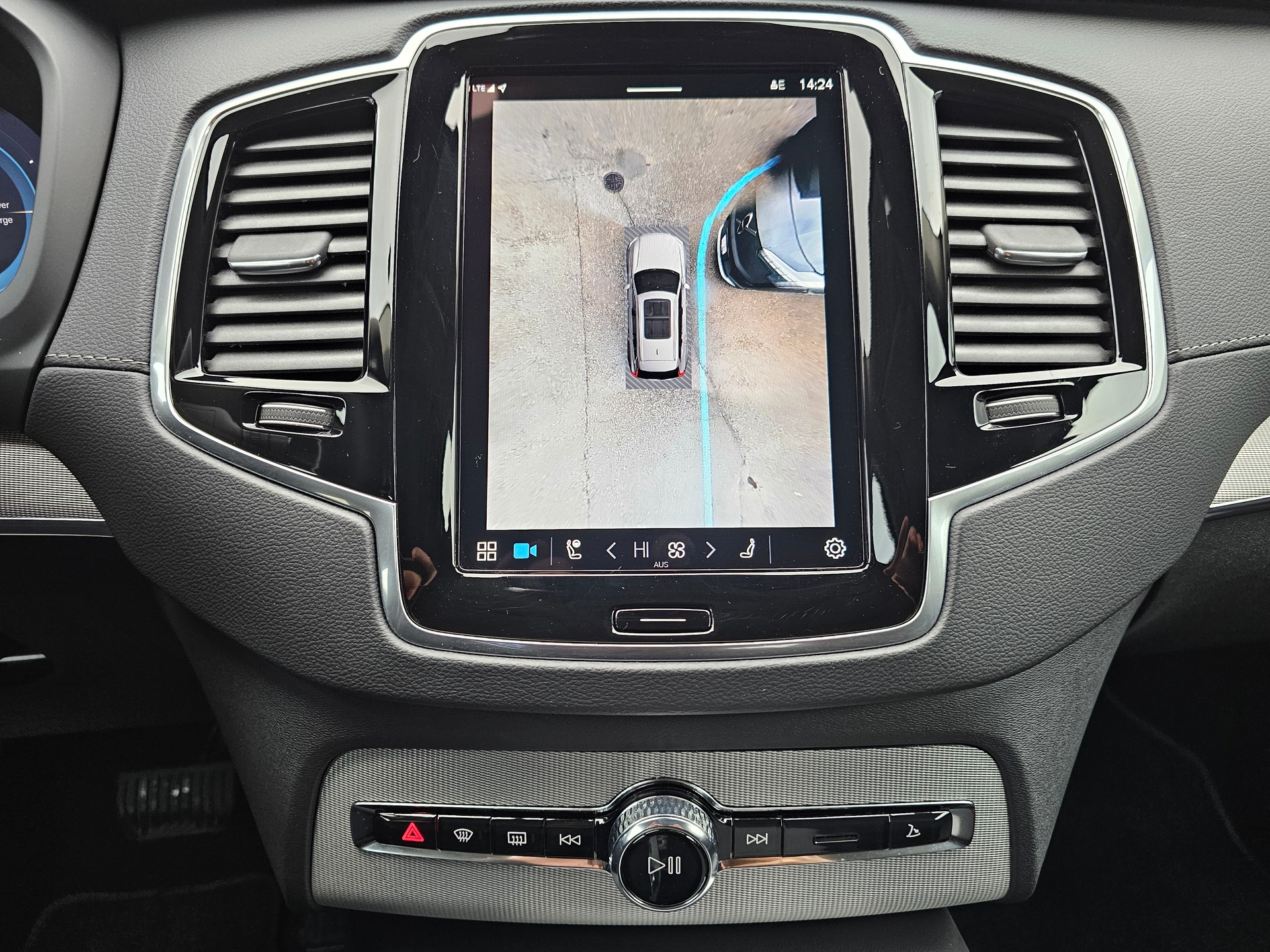 VOLVO XC90 T8 eAWD PluginHybrid Plus Dark Geartronic-image-10