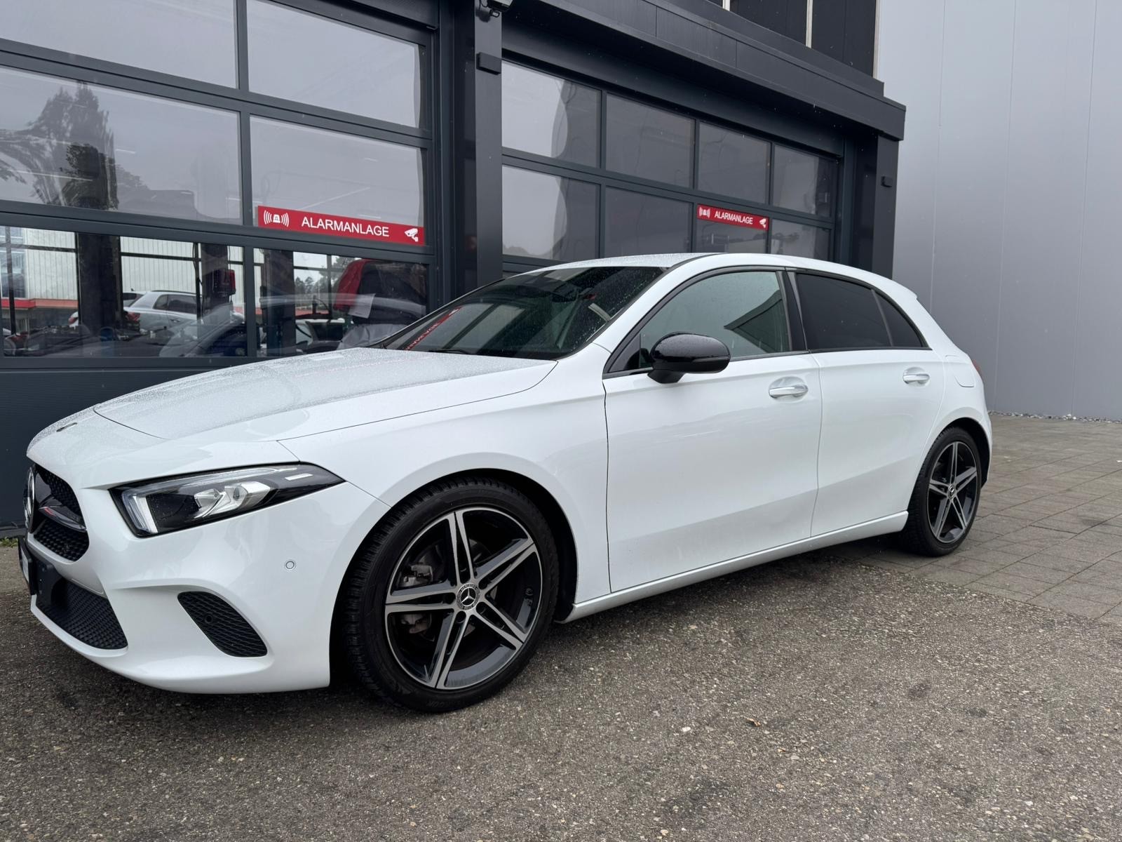 MERCEDES-BENZ A 180d-image-2