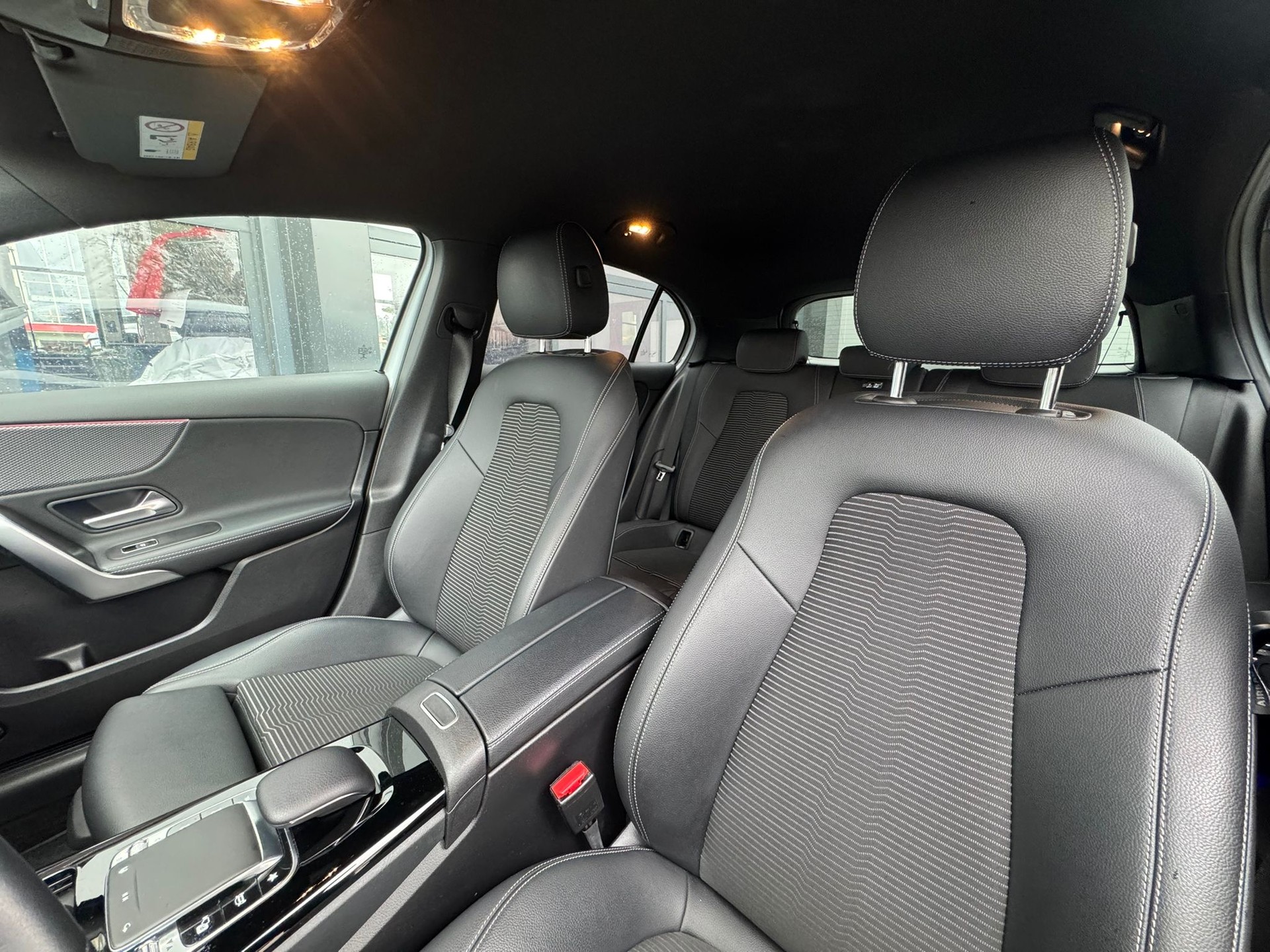 MERCEDES-BENZ A 180d-image-13