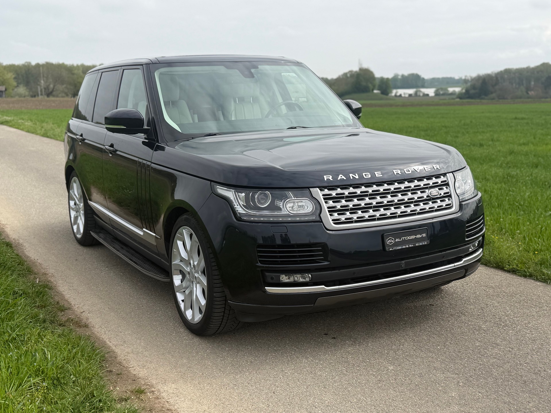 LAND ROVER Range Rover 3.0 TDV6 HSE Automatic-image-2