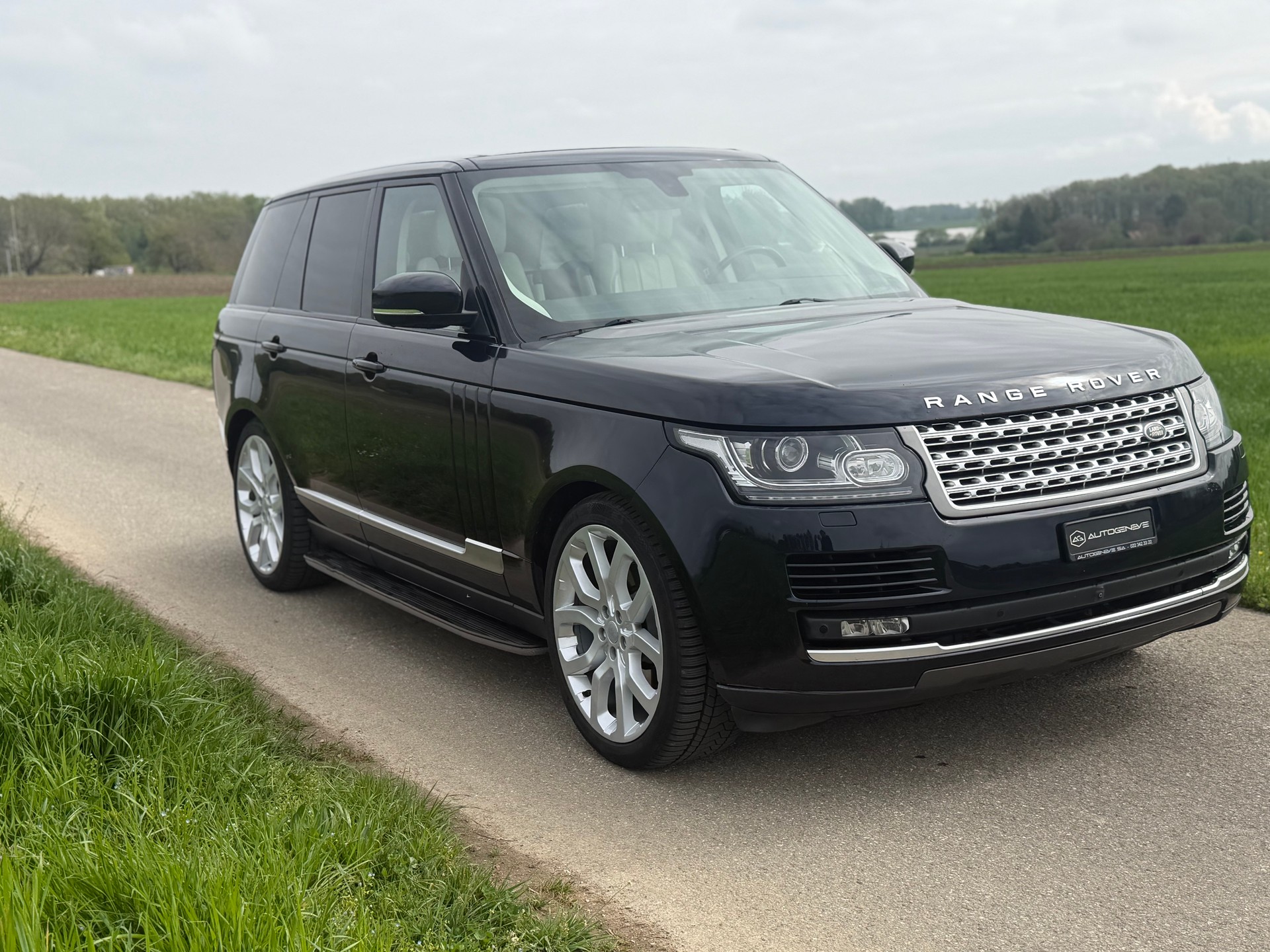 LAND ROVER Range Rover 3.0 TDV6 HSE Automatic-image-3