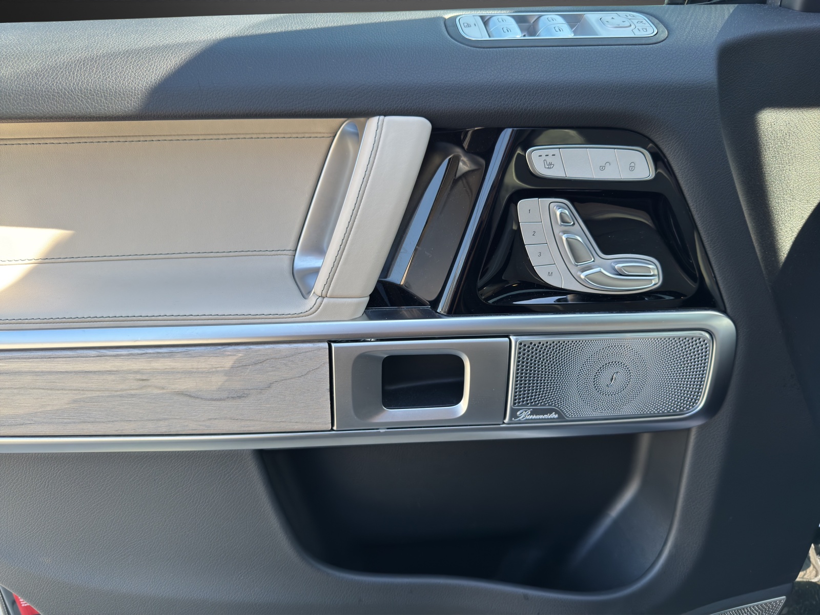 MERCEDES-BENZ G 400 d AMG Line 9G-T-image-12