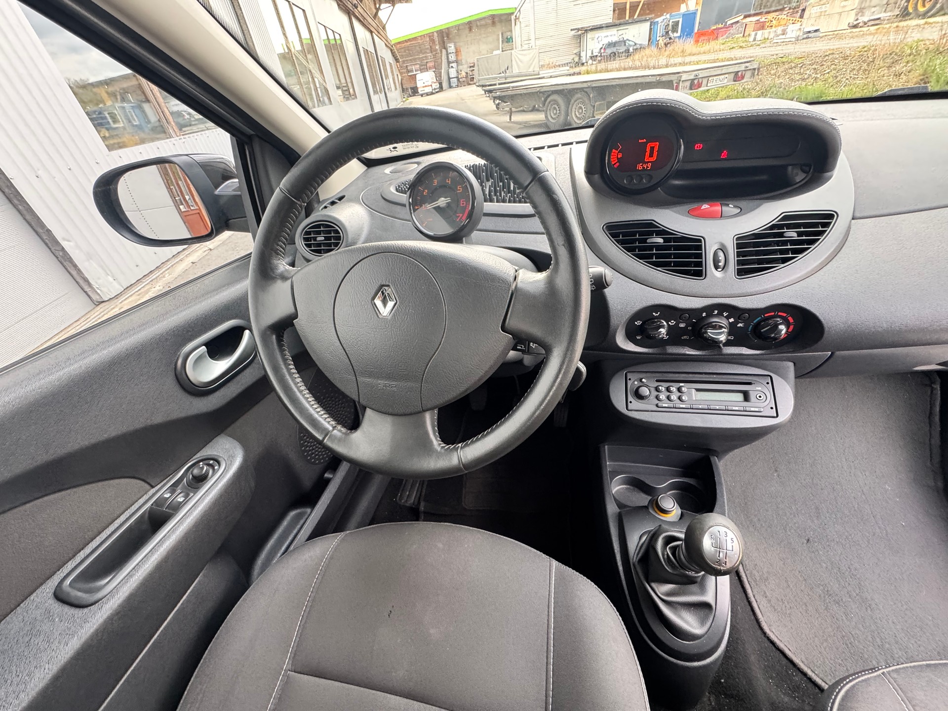 RENAULT Twingo 1.2 16V Dynamique-image-7