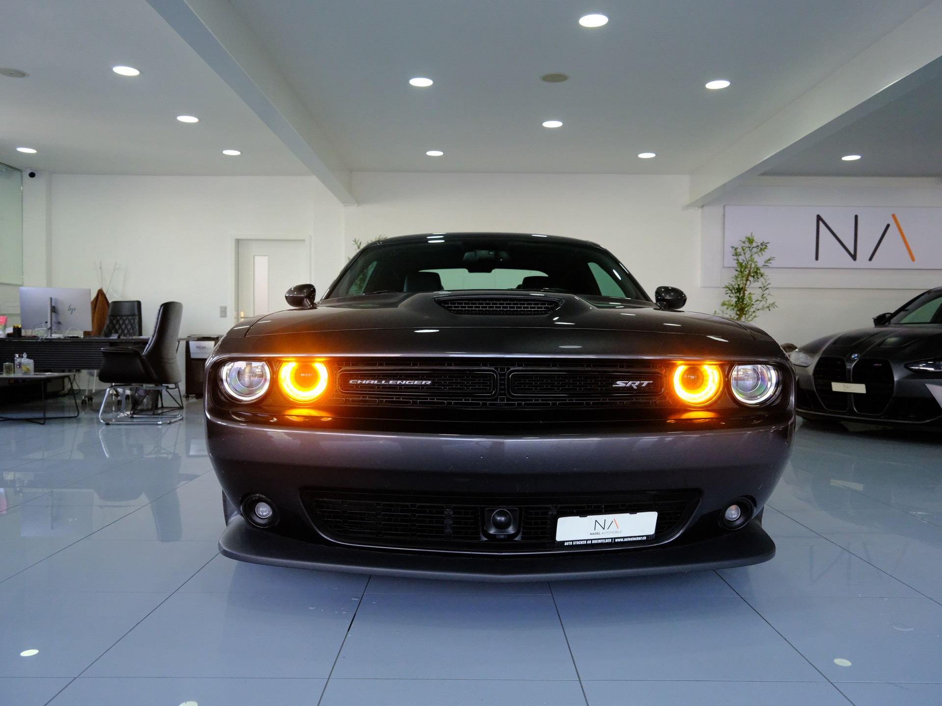 DODGE Challenger SRT 392-showroom-element-2