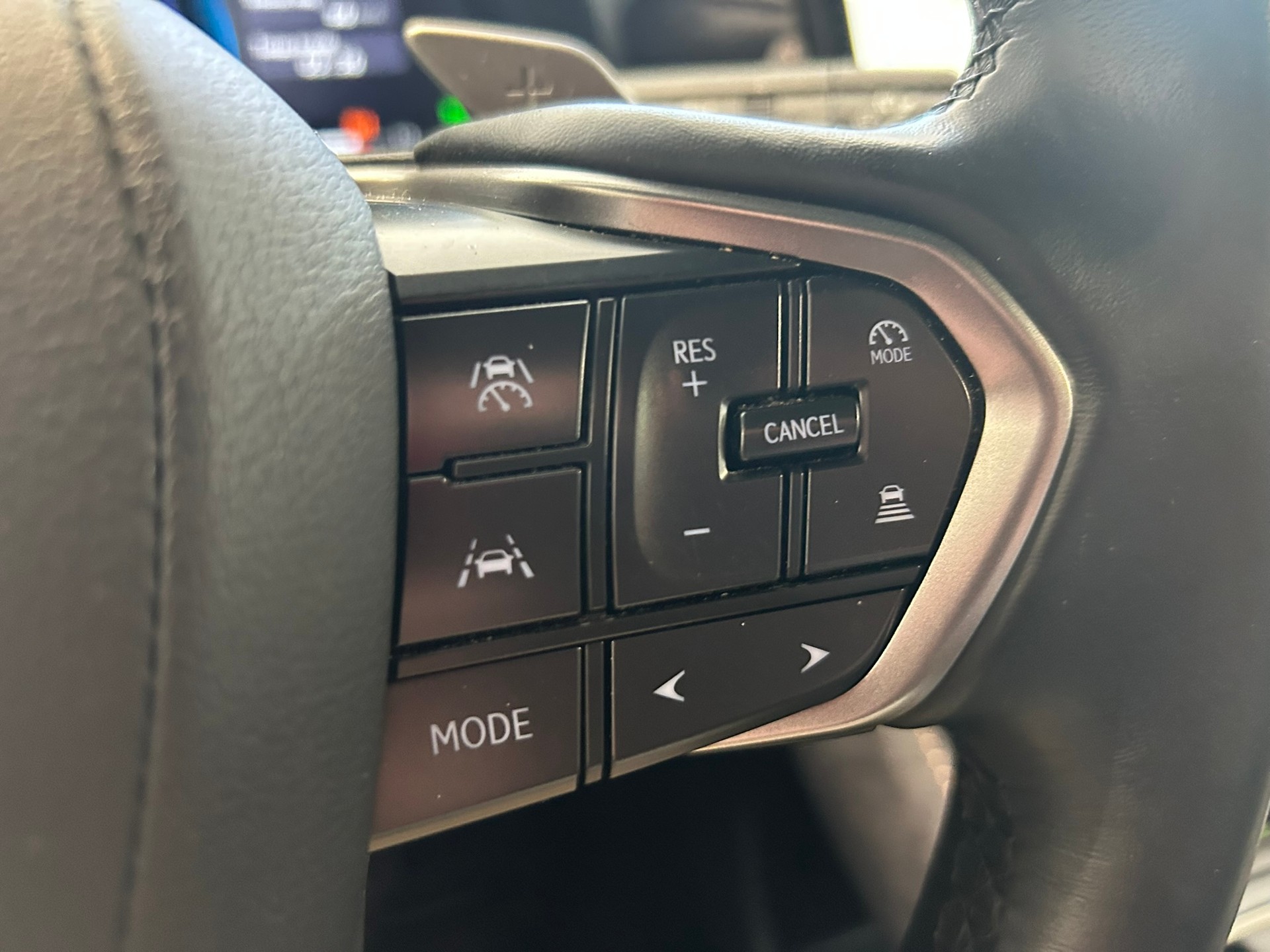 LEXUS LBX AWD Cool CVT-image-14