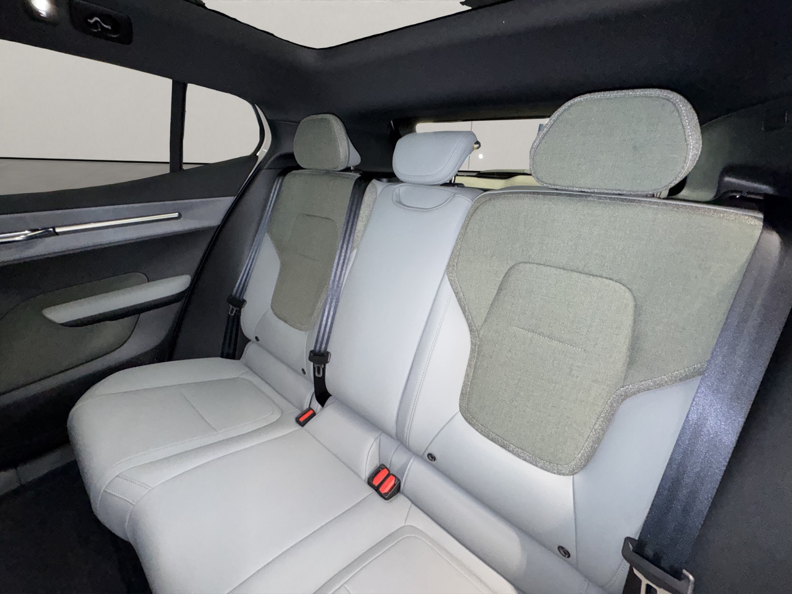 VOLVO EX30 CC E60 Twin Performance AWD-image-10