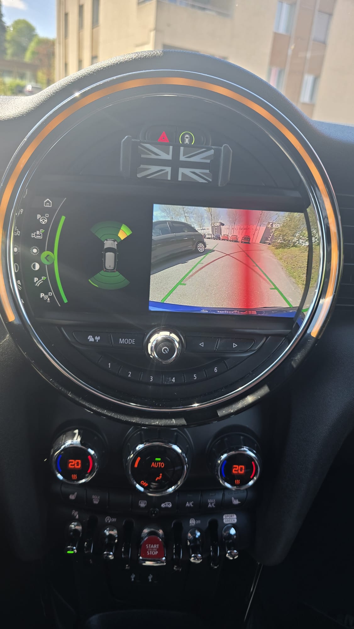 MINI Cooper King's Cross Steptronic DKG Navi / Leder ,/ 8 alu / CH AUTO-image-12