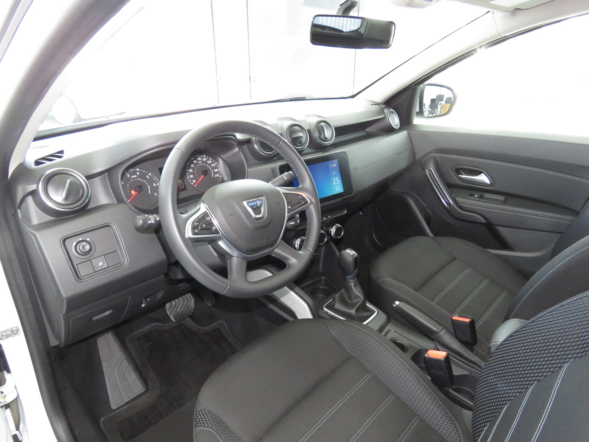 DACIA Duster TCe 150 Extreme EDC (Automat)-image-6