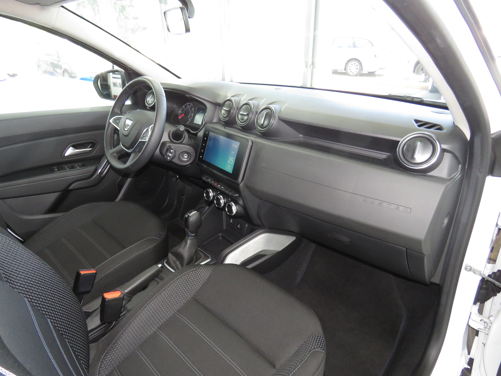 DACIA Duster TCe 150 Extreme EDC (Automat)-image-10