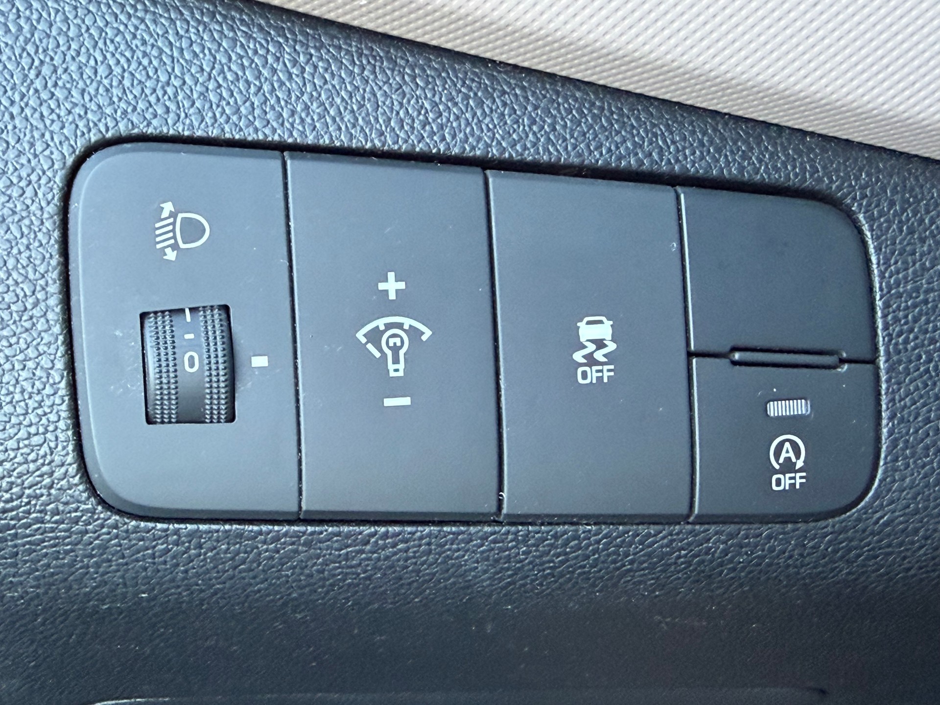 HYUNDAI i10-image-17
