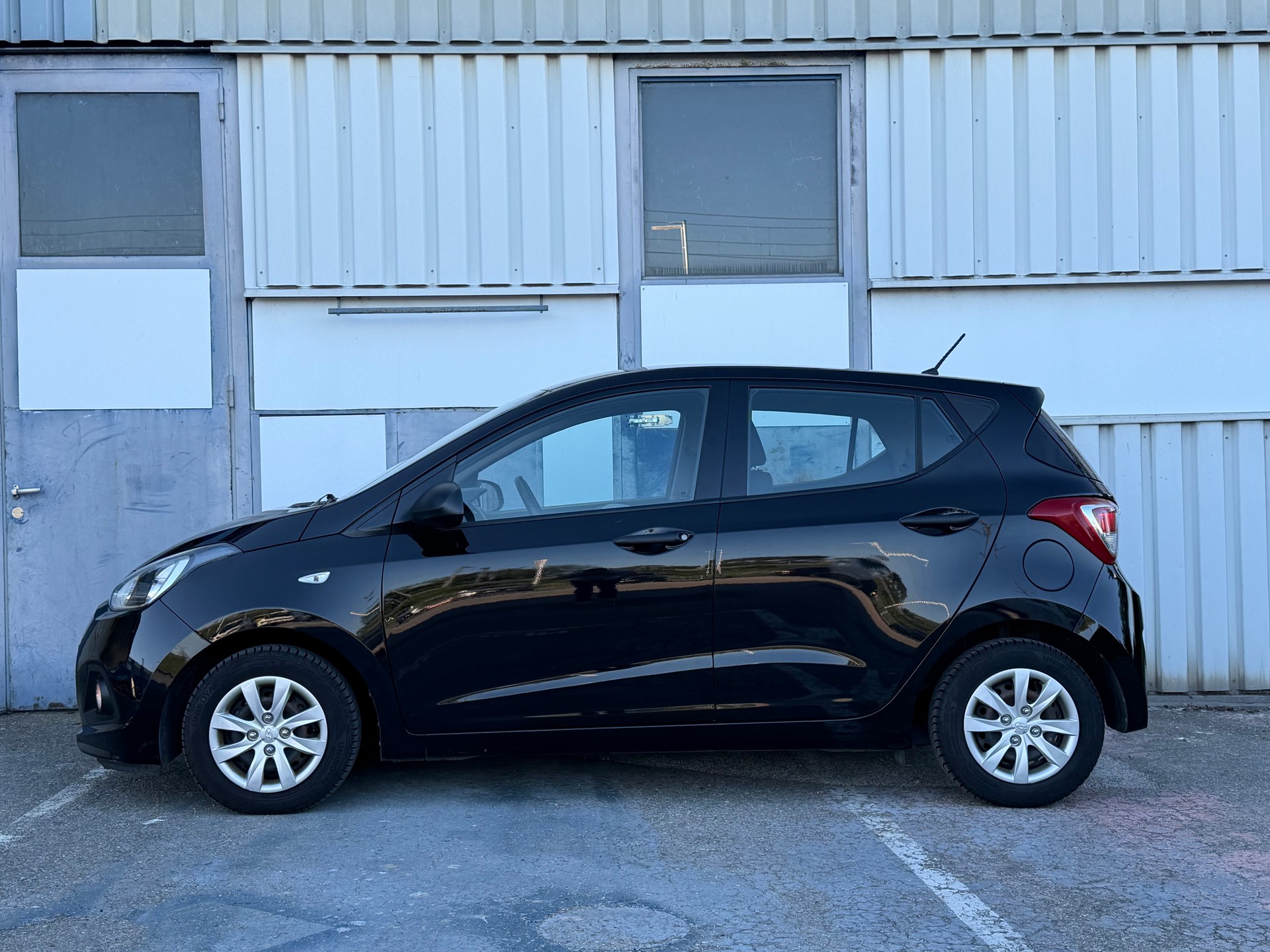 HYUNDAI i10-showroom-element-2