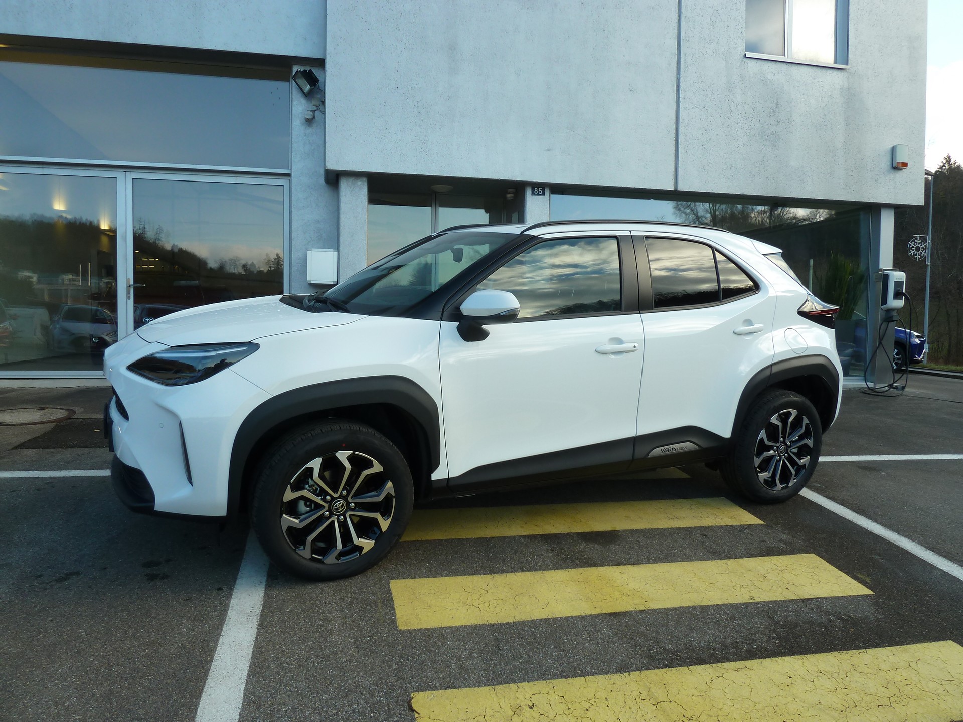 TOYOTA Yaris Cross 1.5 Trend e-CVT AWD-i 130PS-showroom-element-1