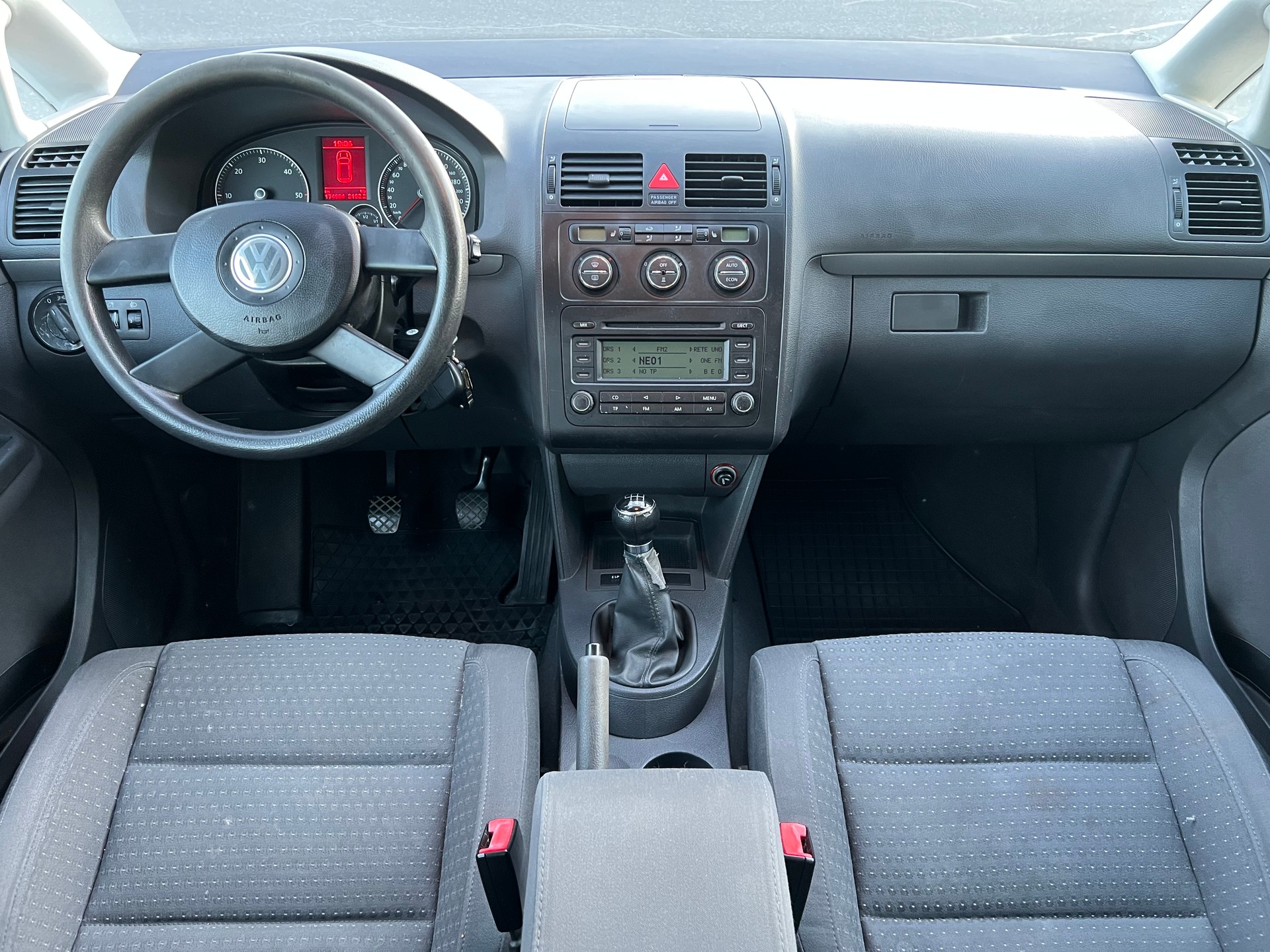 VW Touran 1.9 TDI-image-12