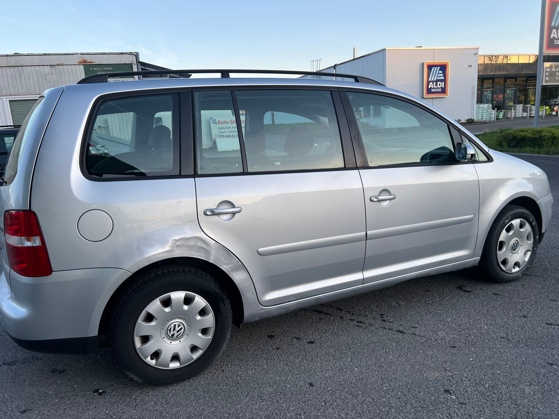 VW Touran 1.9 TDI-image-4