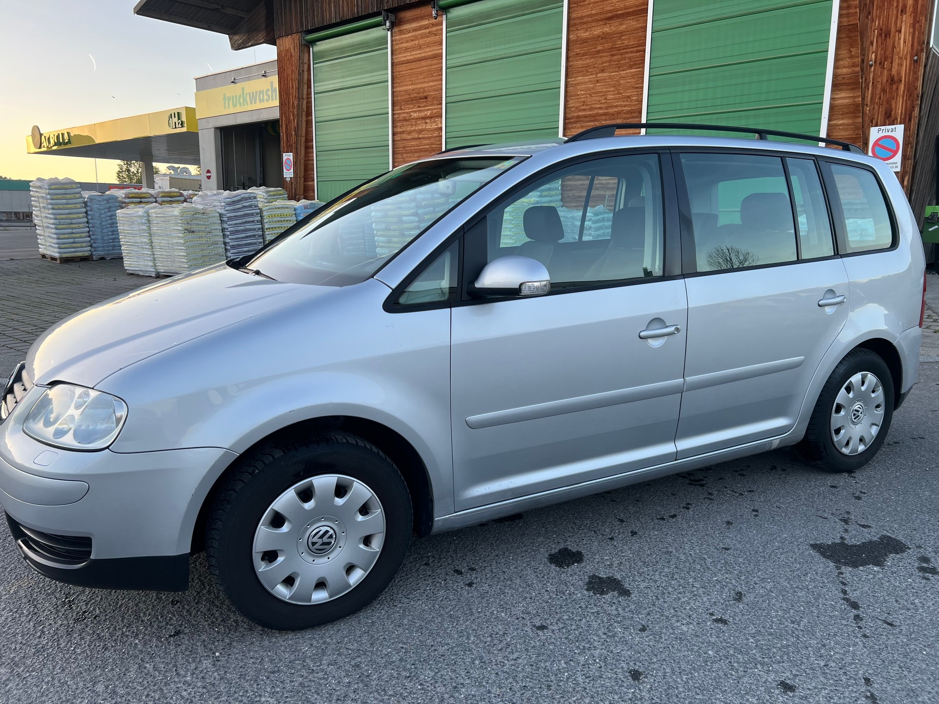 VW Touran 1.9 TDI-image-1