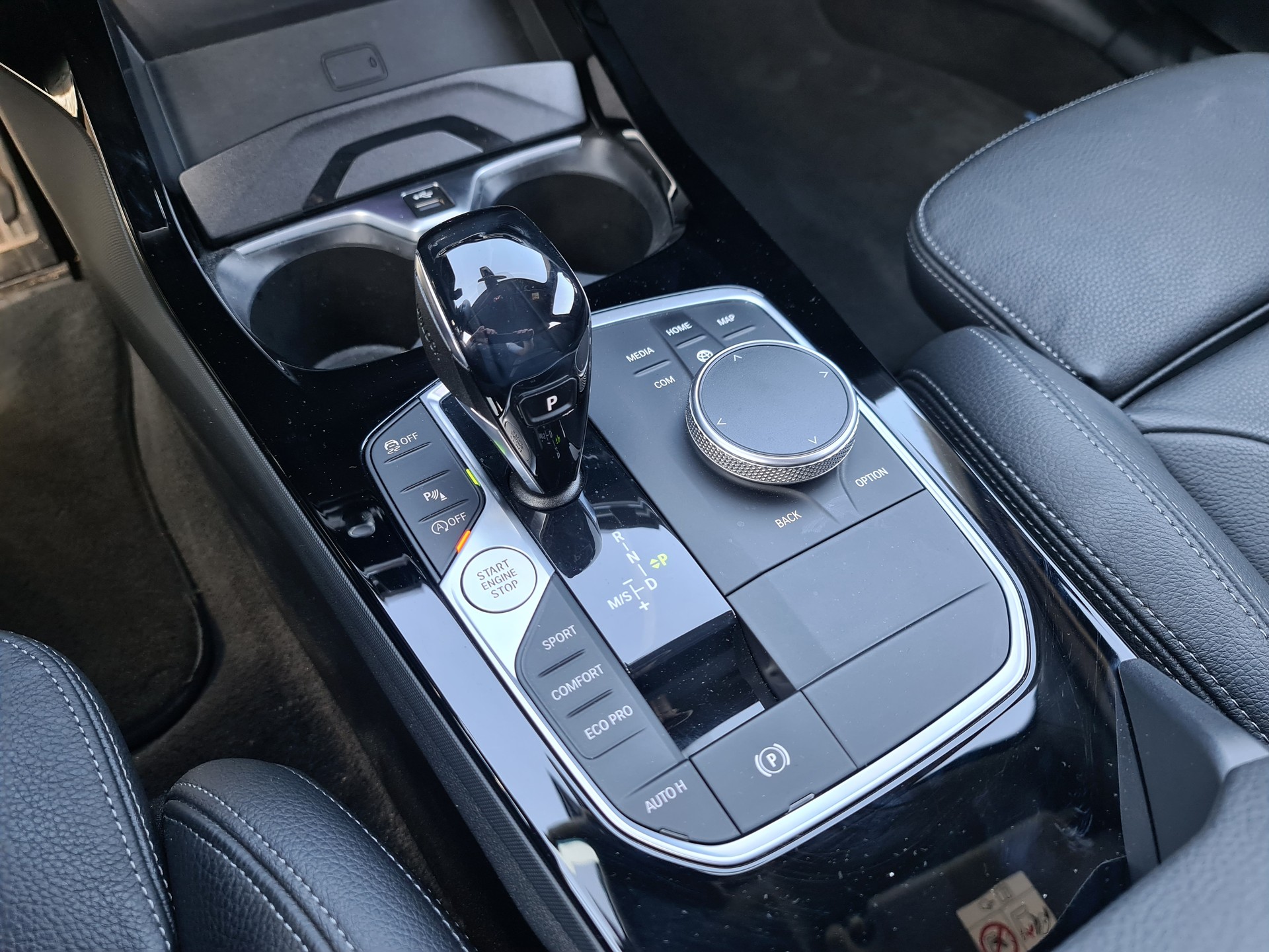BMW 120d xDrive Steptronic Pure M Sport-image-8