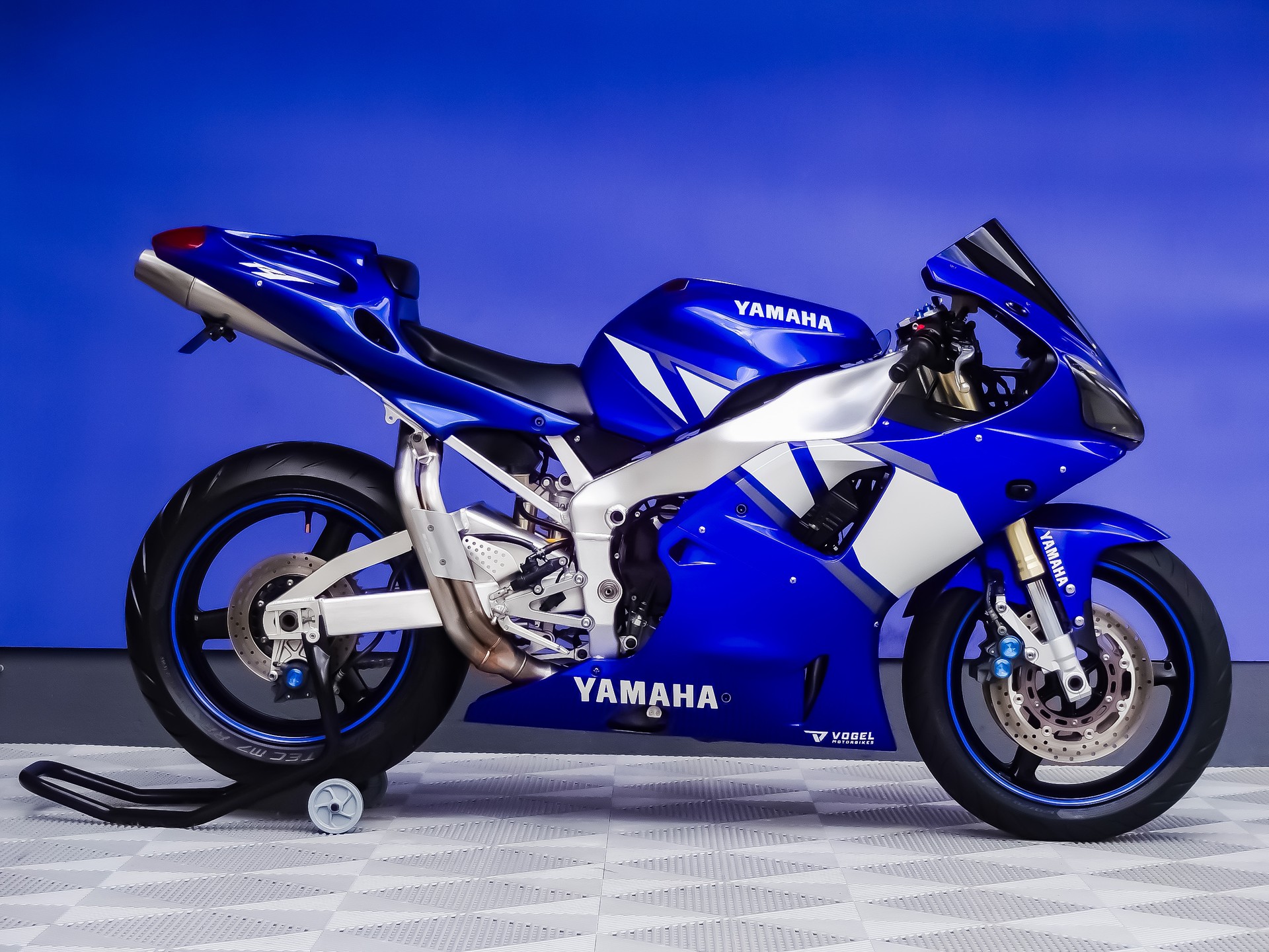 YAMAHA YZF-R1