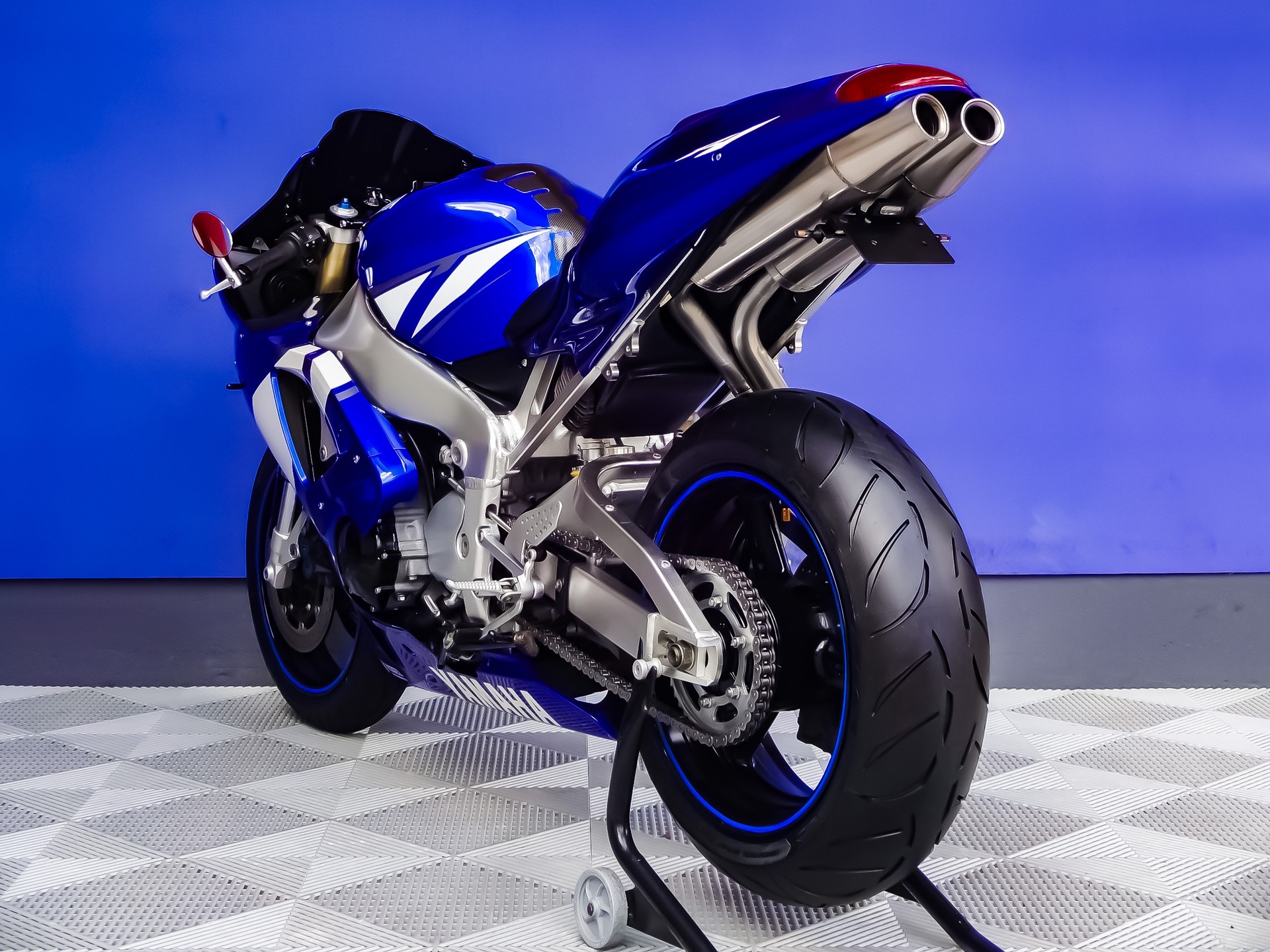YAMAHA YZF-R1-image-5