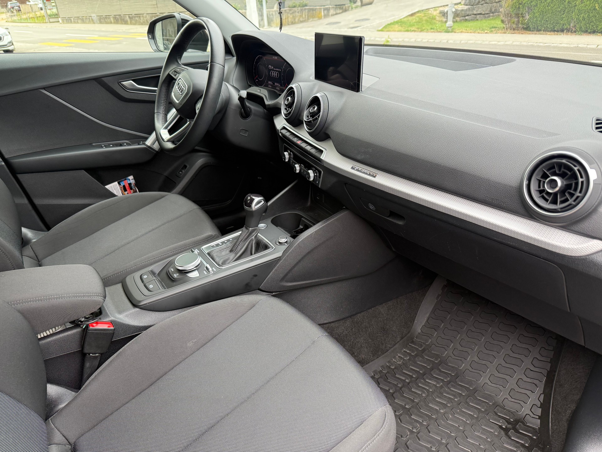 AUDI Q2 40 TFSI quattro S-tronic-image-11