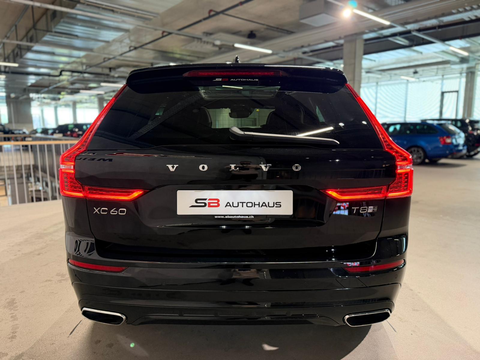 VOLVO XC60 T8 eAWD R-Design Geartronic-image-9