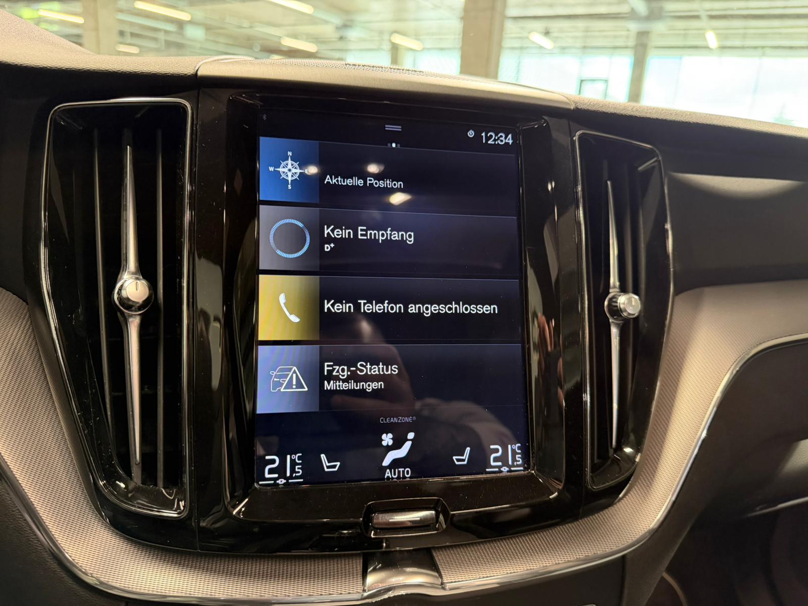 VOLVO XC60 T8 eAWD R-Design Geartronic-image-21