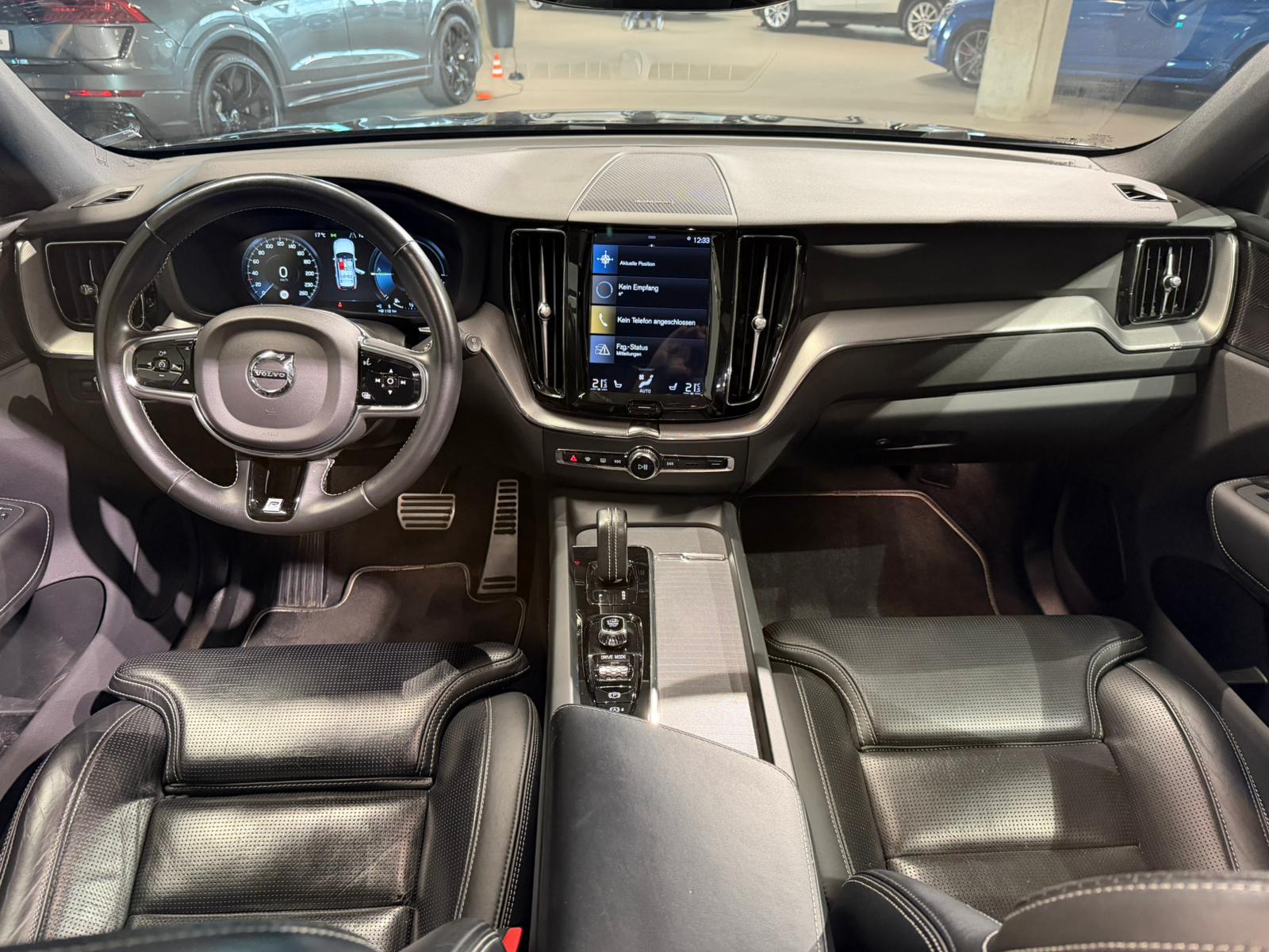 VOLVO XC60 T8 eAWD R-Design Geartronic-image-19