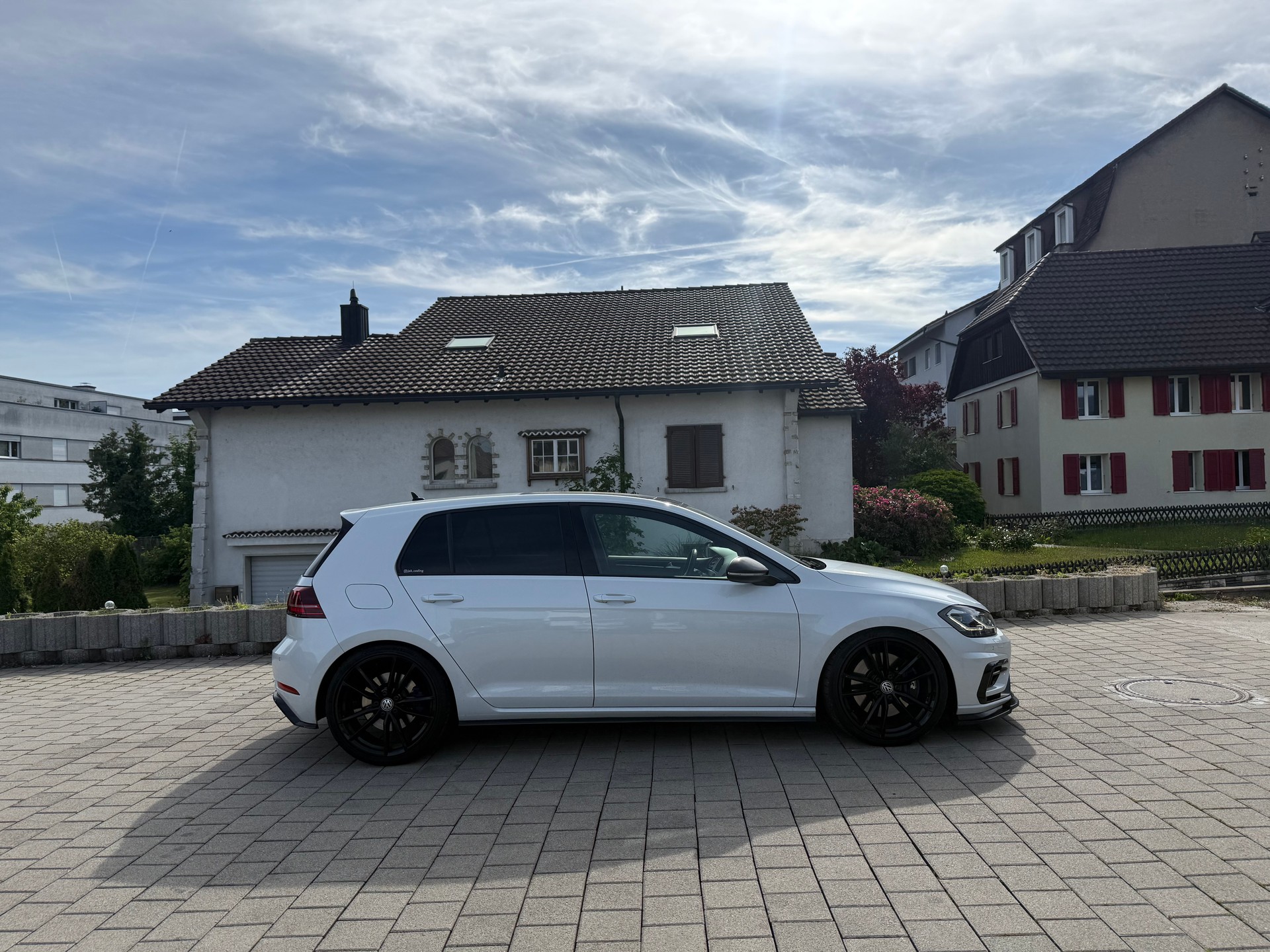 VW Golf 2.0 TSI R 4Motion DSG-showroom-element-3