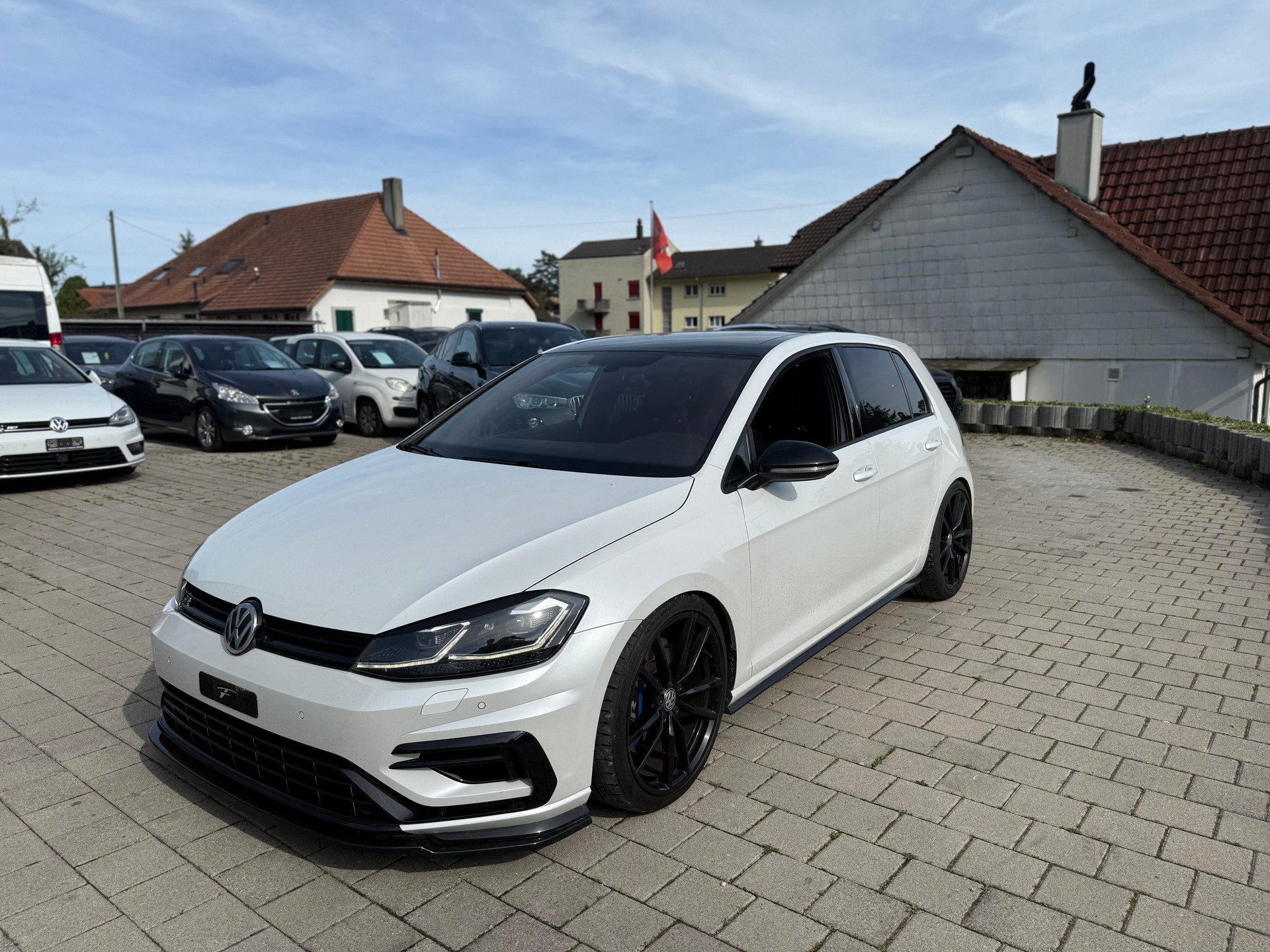VW Golf 2.0 TSI R 4Motion DSG-image-7
