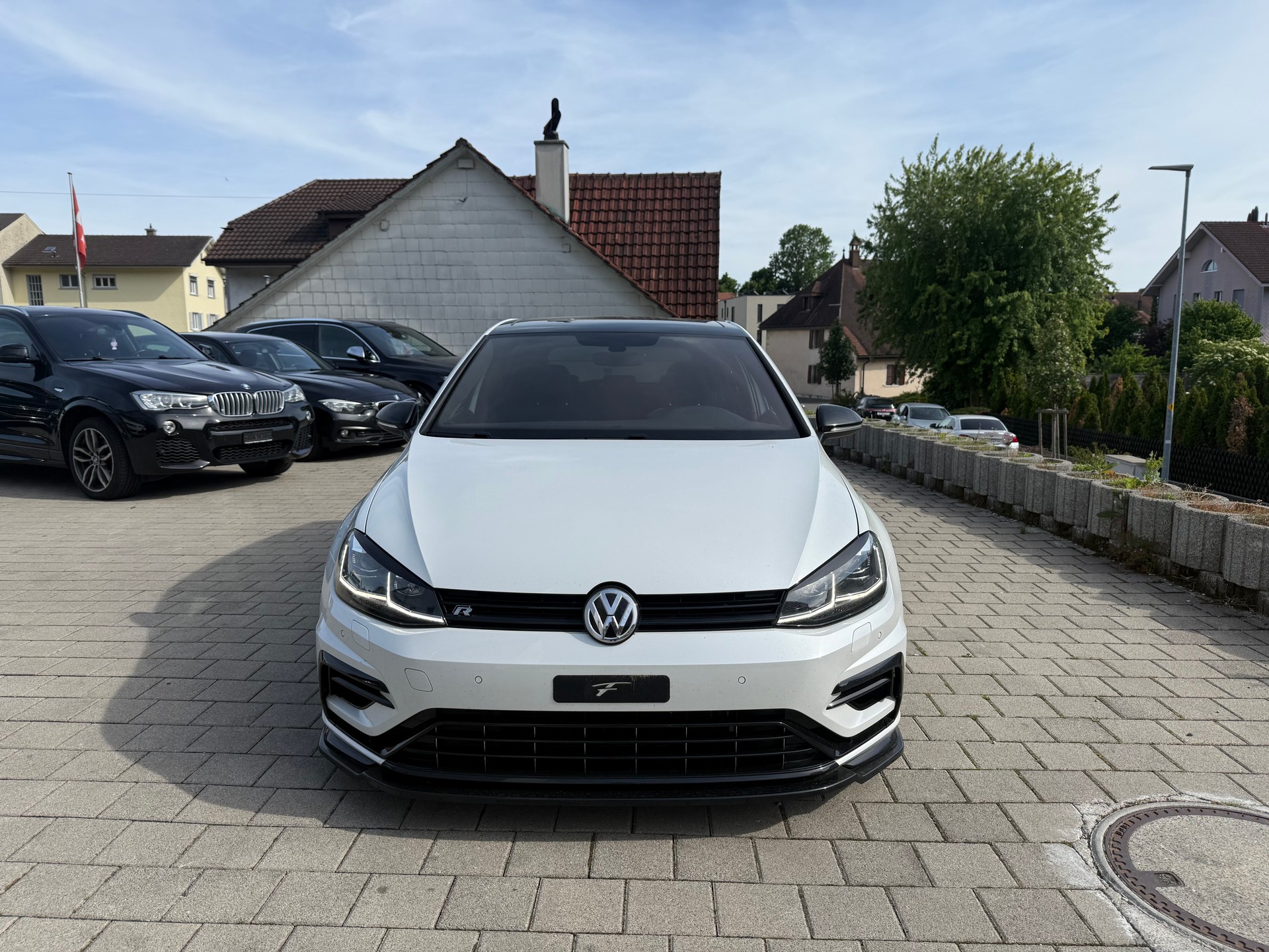 VW Golf 2.0 TSI R 4Motion DSG-showroom-element-1