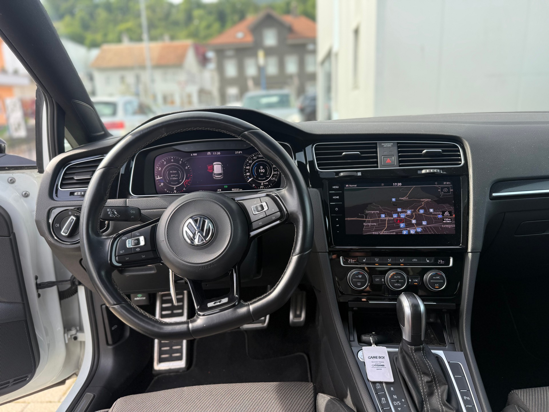 VW Golf 2.0 TSI R 4Motion DSG-image-11