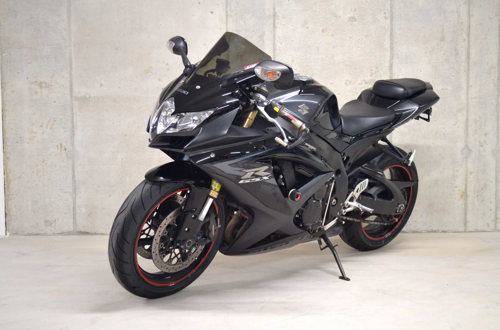 SUZUKI GSX-R 600 L0-showroom-element-1